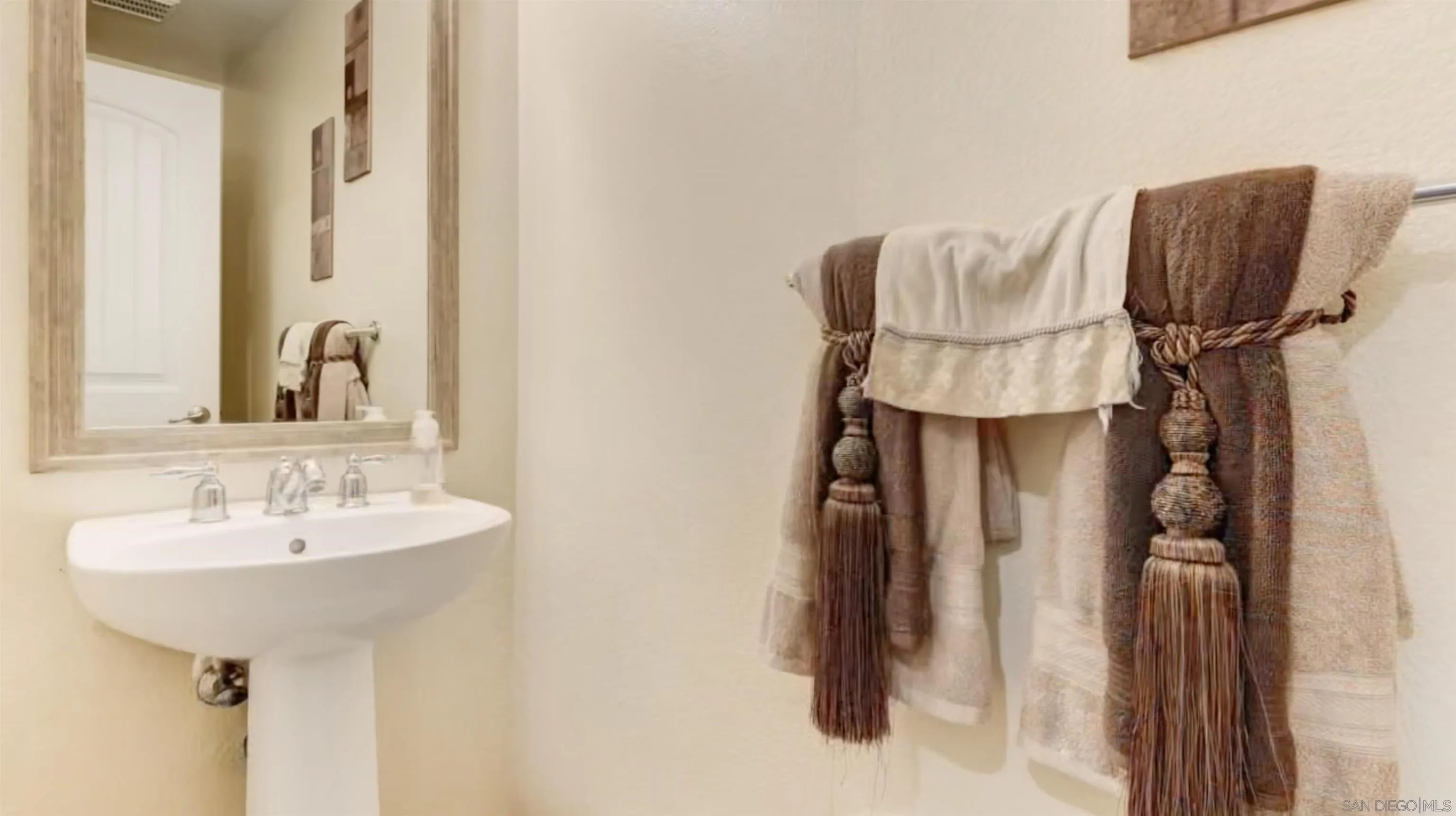 Photo #9: 260018853 Listing: Photo #9