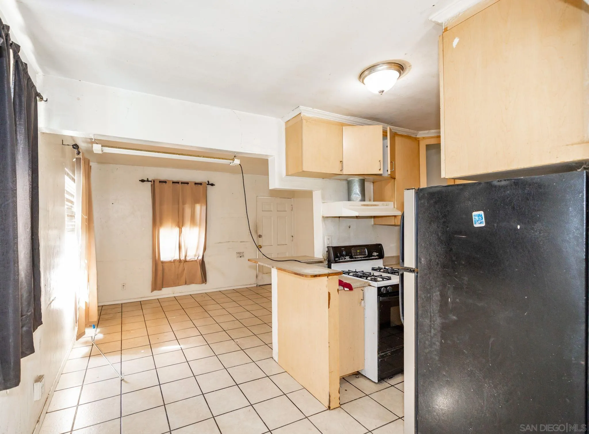 https://cdn.realtyfeed.com/cdn/127/260018855/28fdd66d4db08fd8e4be19c7164e61bd.webp