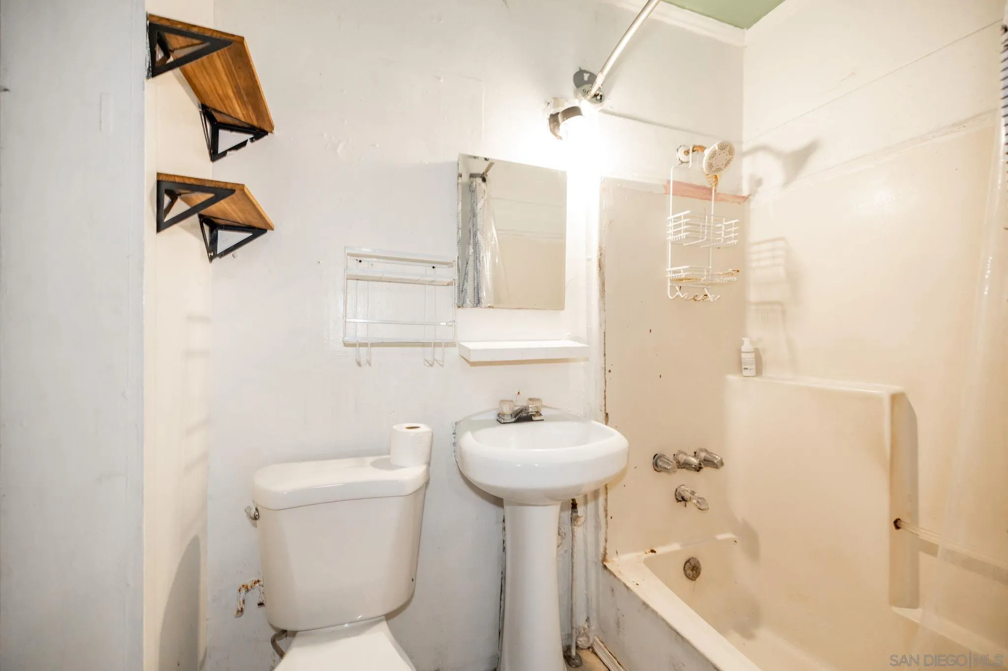 https://cdn.realtyfeed.com/cdn/127/260018855/99111e6e66e862a37a5f6b0437161243.webp