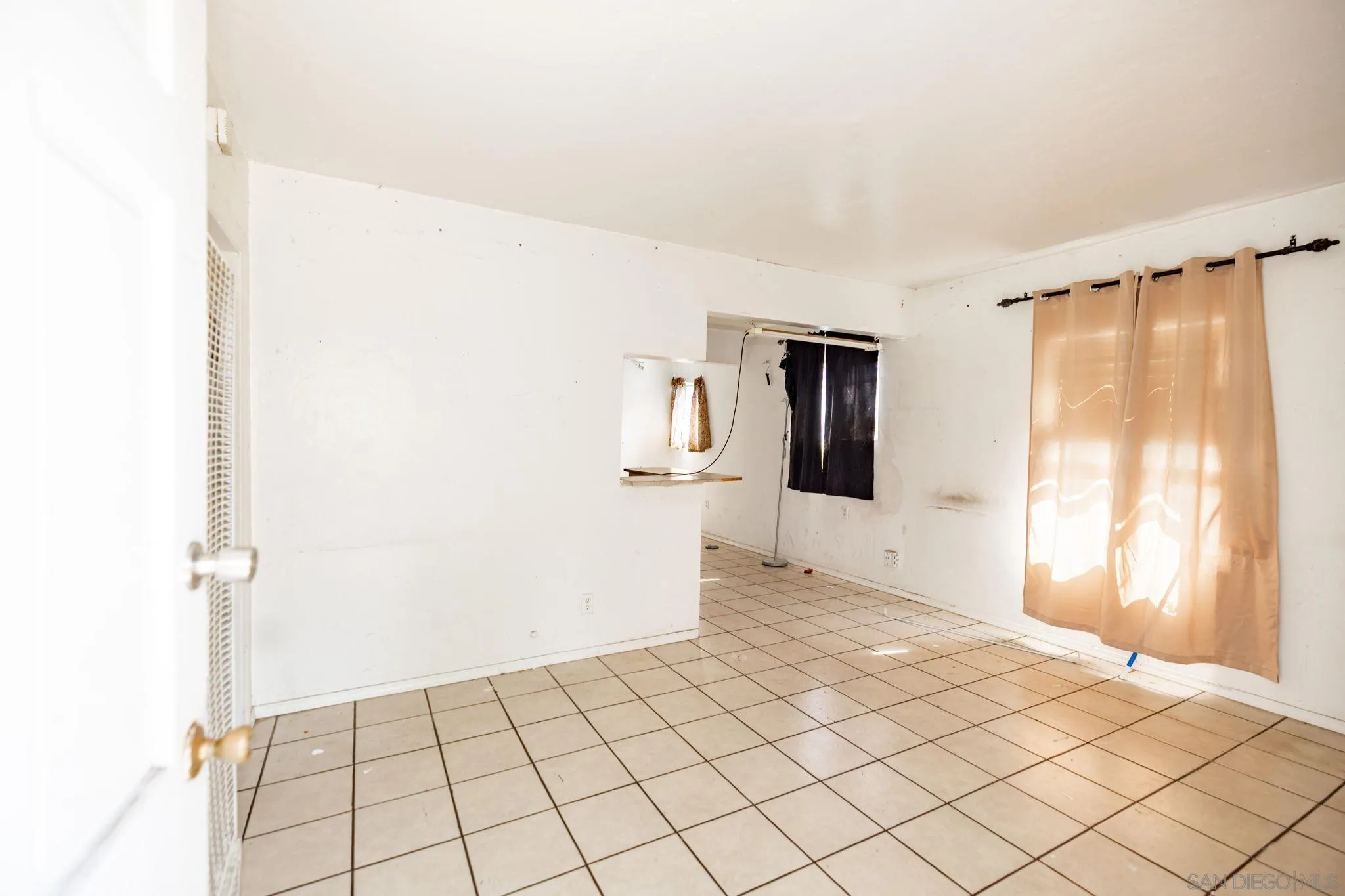 https://cdn.realtyfeed.com/cdn/127/260018855/f89a151f89c0766b7d1df562a41c9603.webp