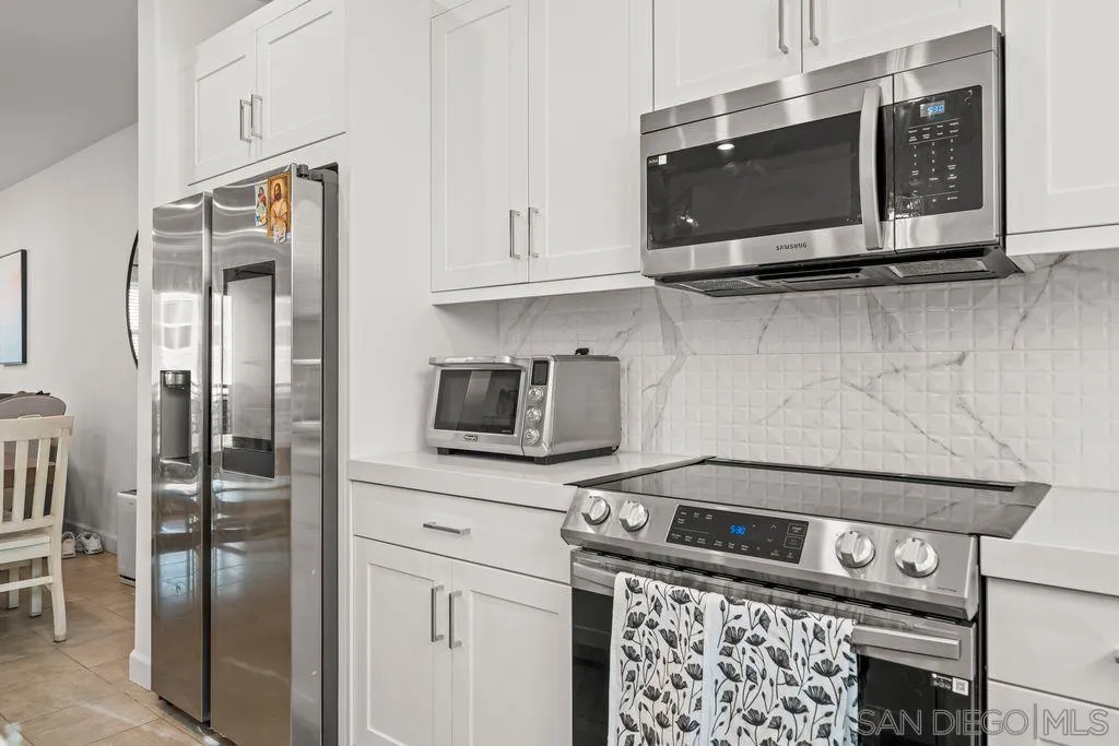 Photo #12: 260018857 Listing: Photo #12