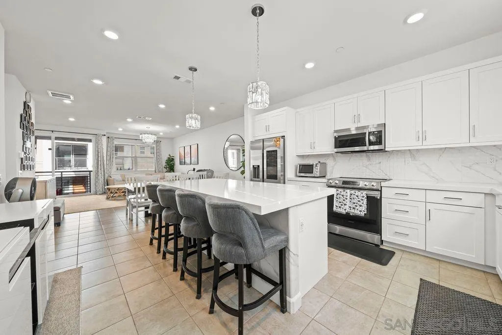 Photo #14: 260018857 Listing: Photo #14