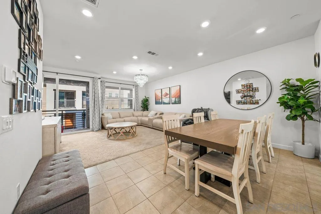 Photo #8: 260018857 Listing: Photo #8
