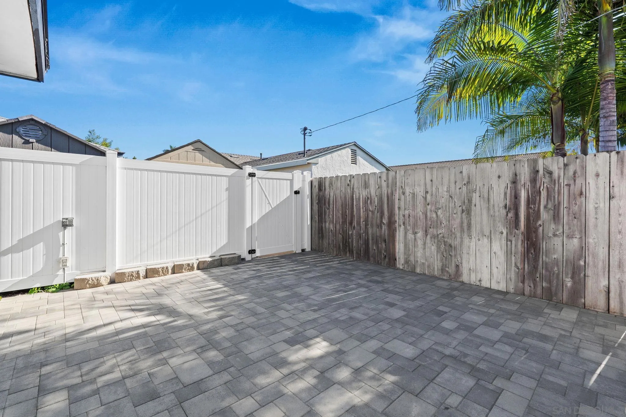 https://cdn.realtyfeed.com/cdn/127/260018859/242b5ff227101f869b18a87d99ccb398.webp