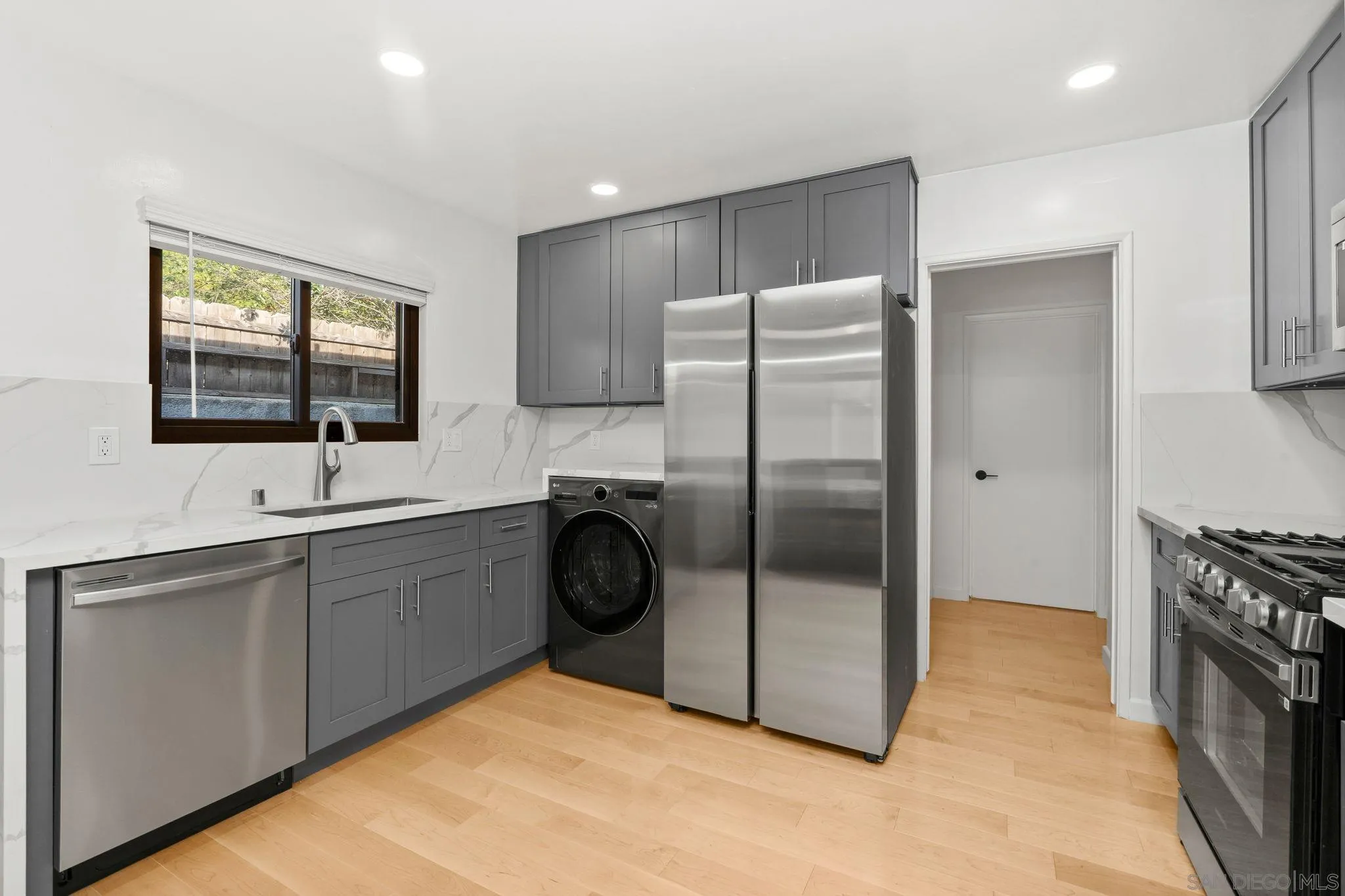 https://cdn.realtyfeed.com/cdn/127/260018859/73757ae6a81eb93dd3fac43e8d942ee9.webp