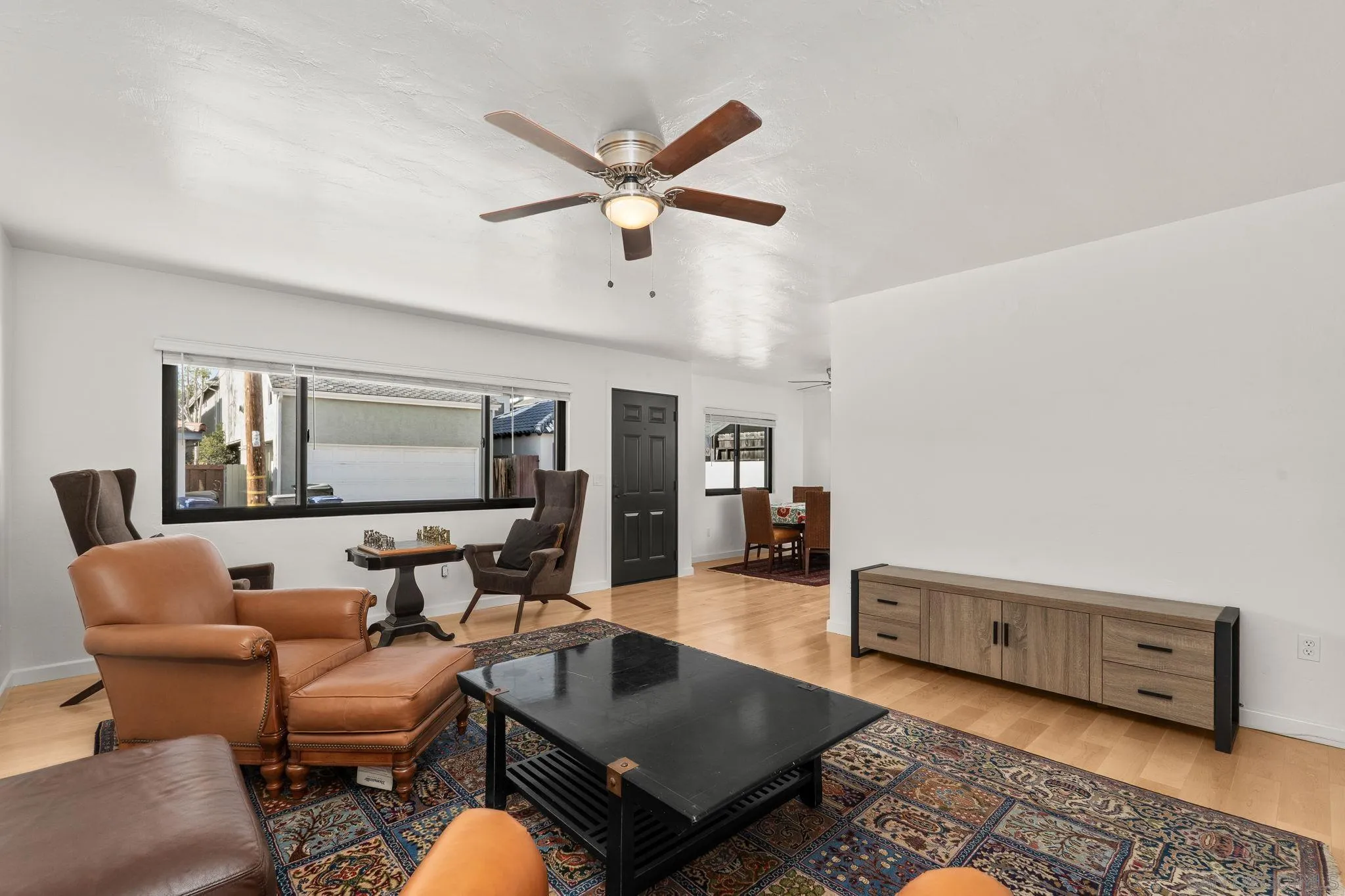 https://cdn.realtyfeed.com/cdn/127/260018859/c02be91fb59f5469eea248dd89d24c65.webp
