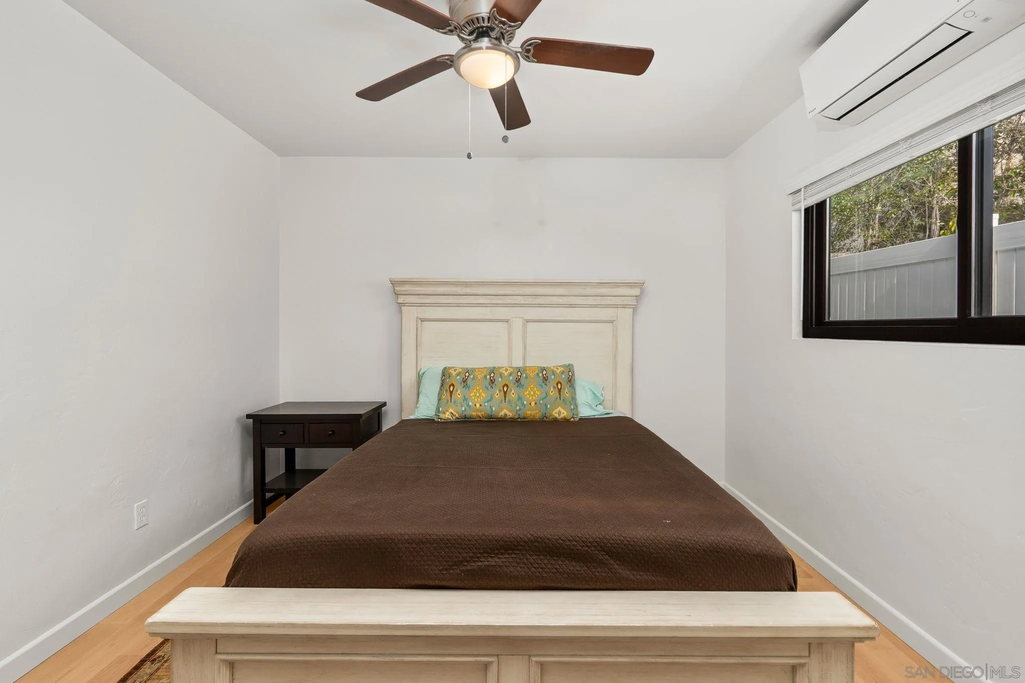 https://cdn.realtyfeed.com/cdn/127/260018859/d4182da3c9c6db9a04c183f8c8570896.webp
