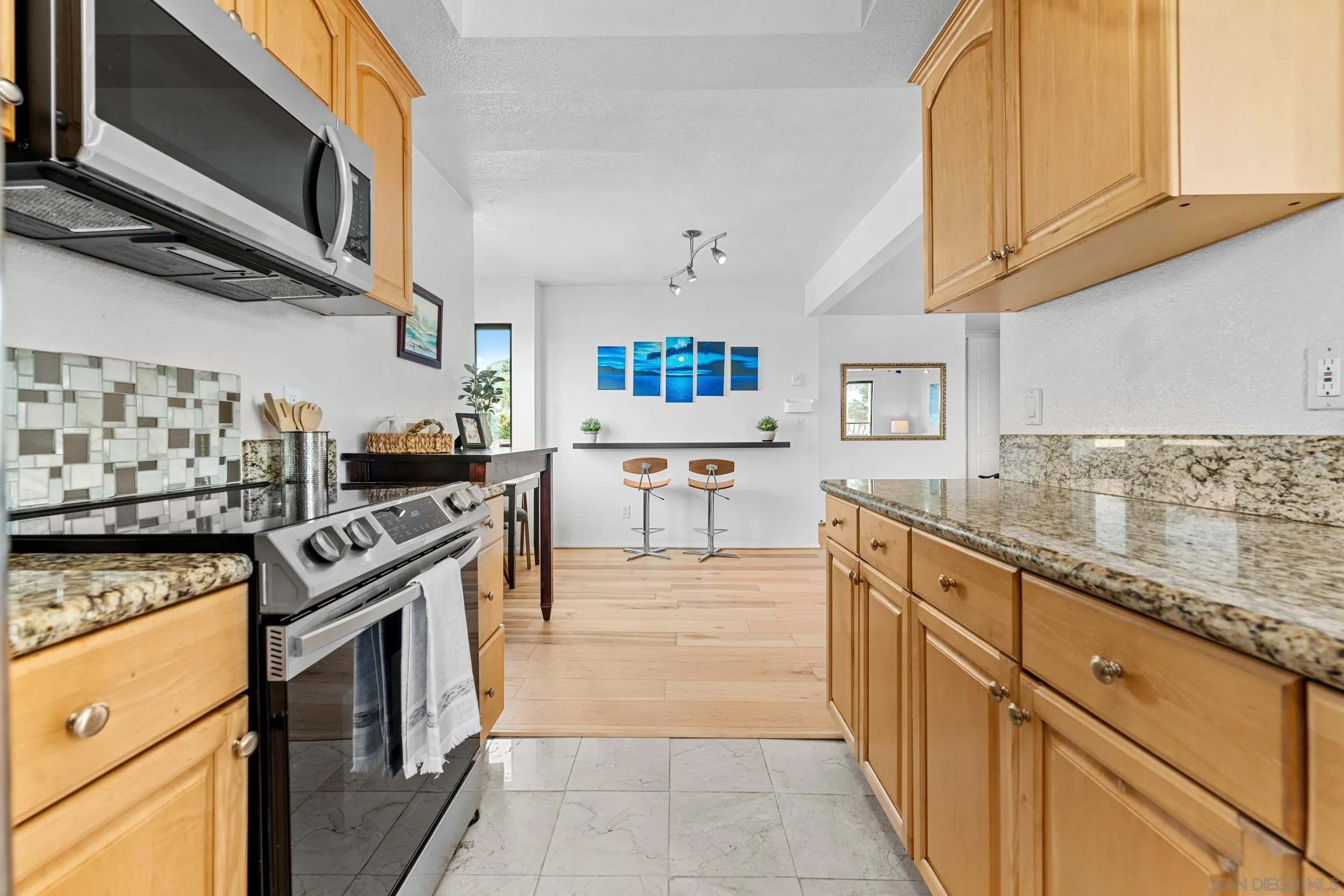 Photo #12: 260018864 Listing: Photo #12