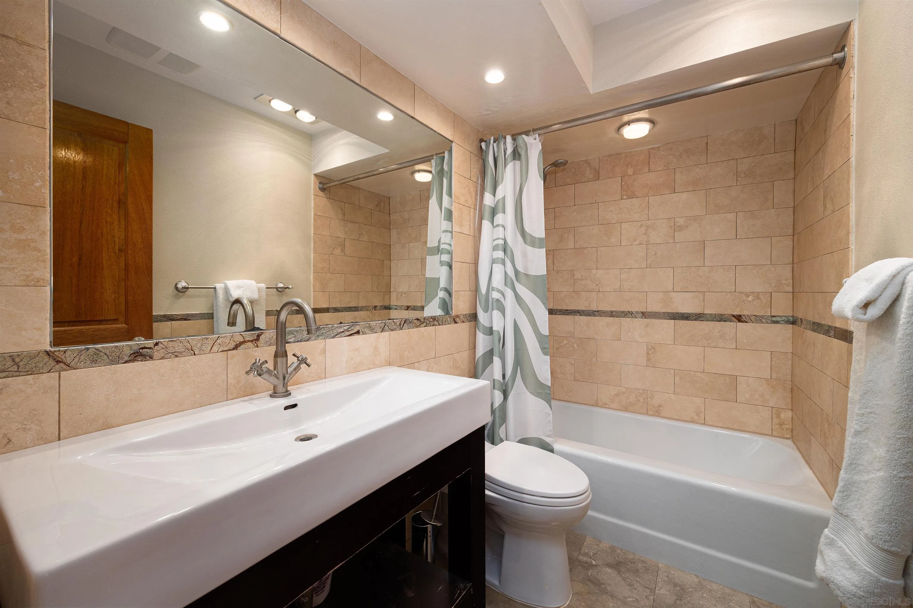 Photo #15: 260018867 Listing: Photo #15