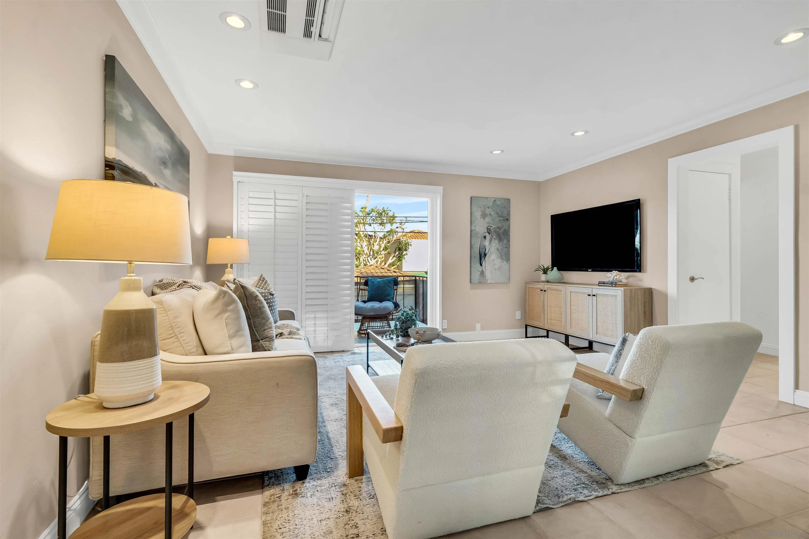 https://cdn.realtyfeed.com/cdn/127/260018872/0957621bc13367ee3868f32b388a2c0e.webp