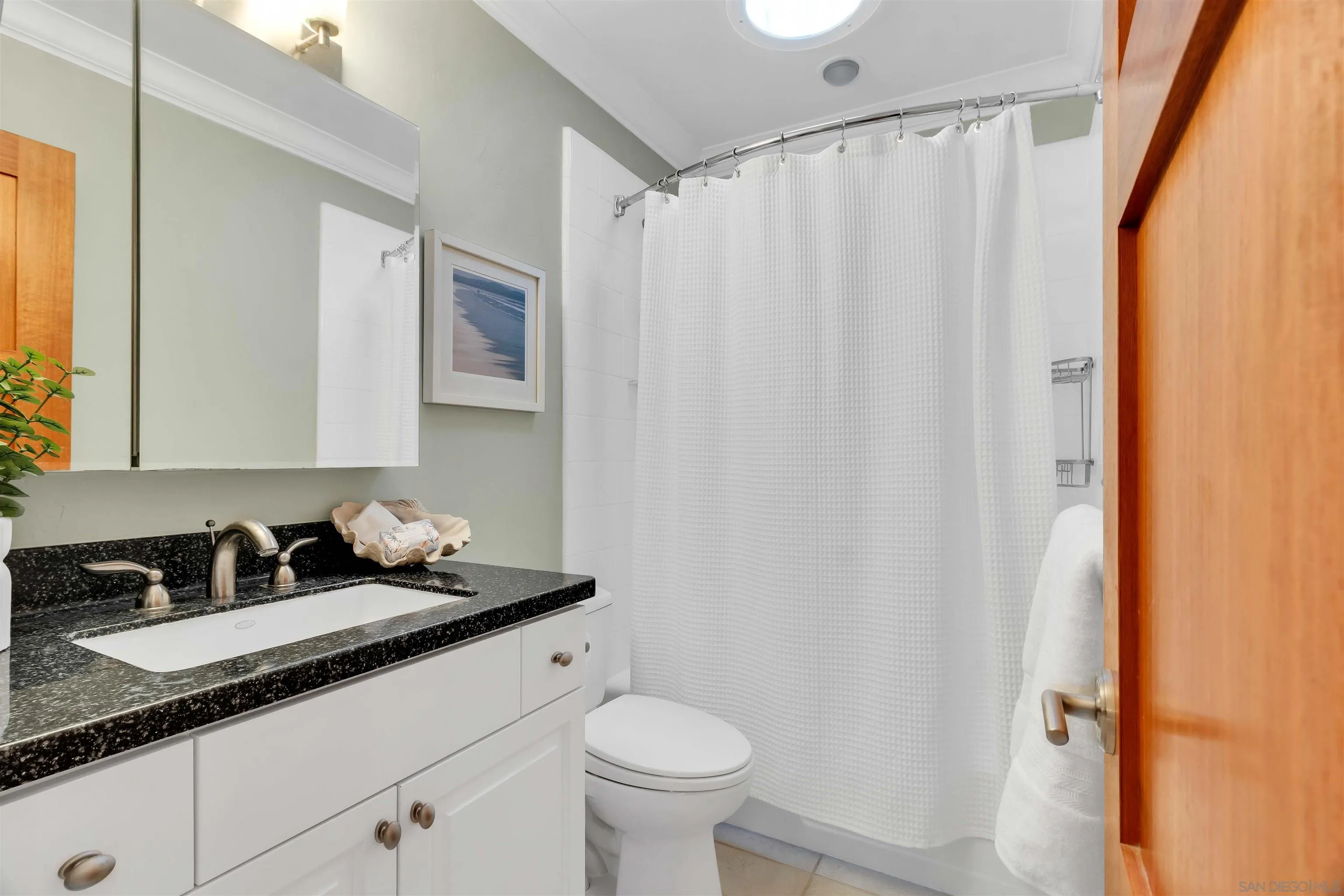 https://cdn.realtyfeed.com/cdn/127/260018872/2a27540a9ab434472636397f4ec0ae9a.webp
