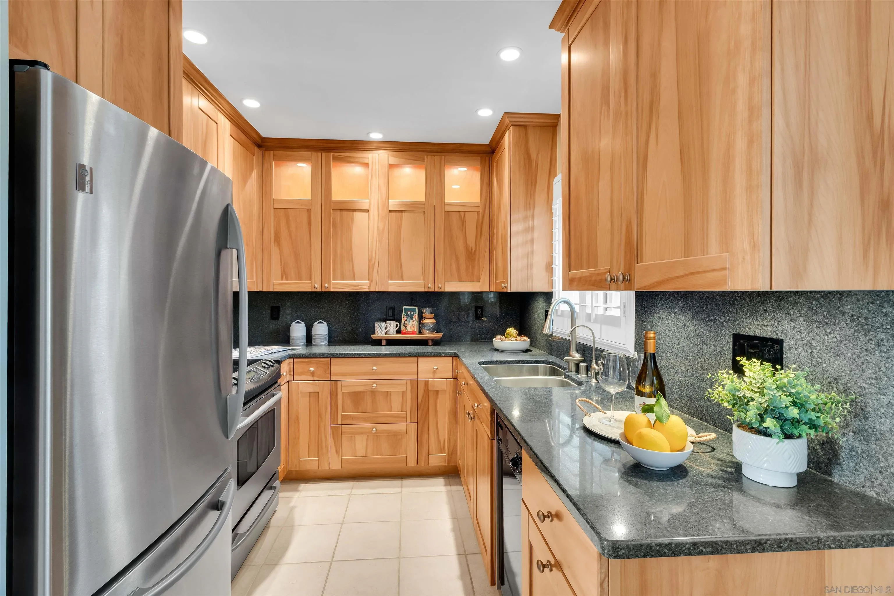 https://cdn.realtyfeed.com/cdn/127/260018872/4421e1681979a218dac79c7b72915c42.webp