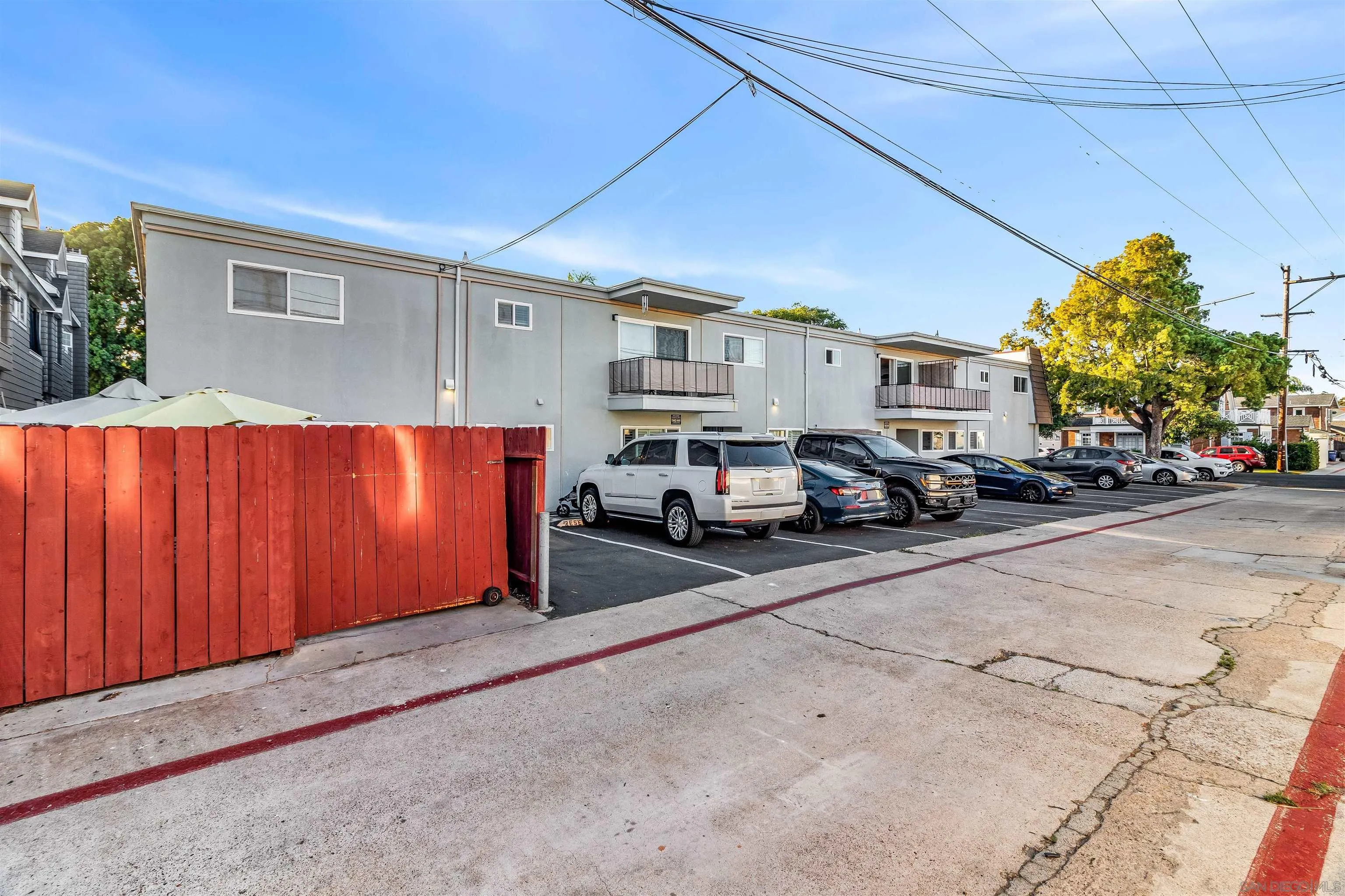 https://cdn.realtyfeed.com/cdn/127/260018872/b7706d289185613a03704c0c8b04a695.webp