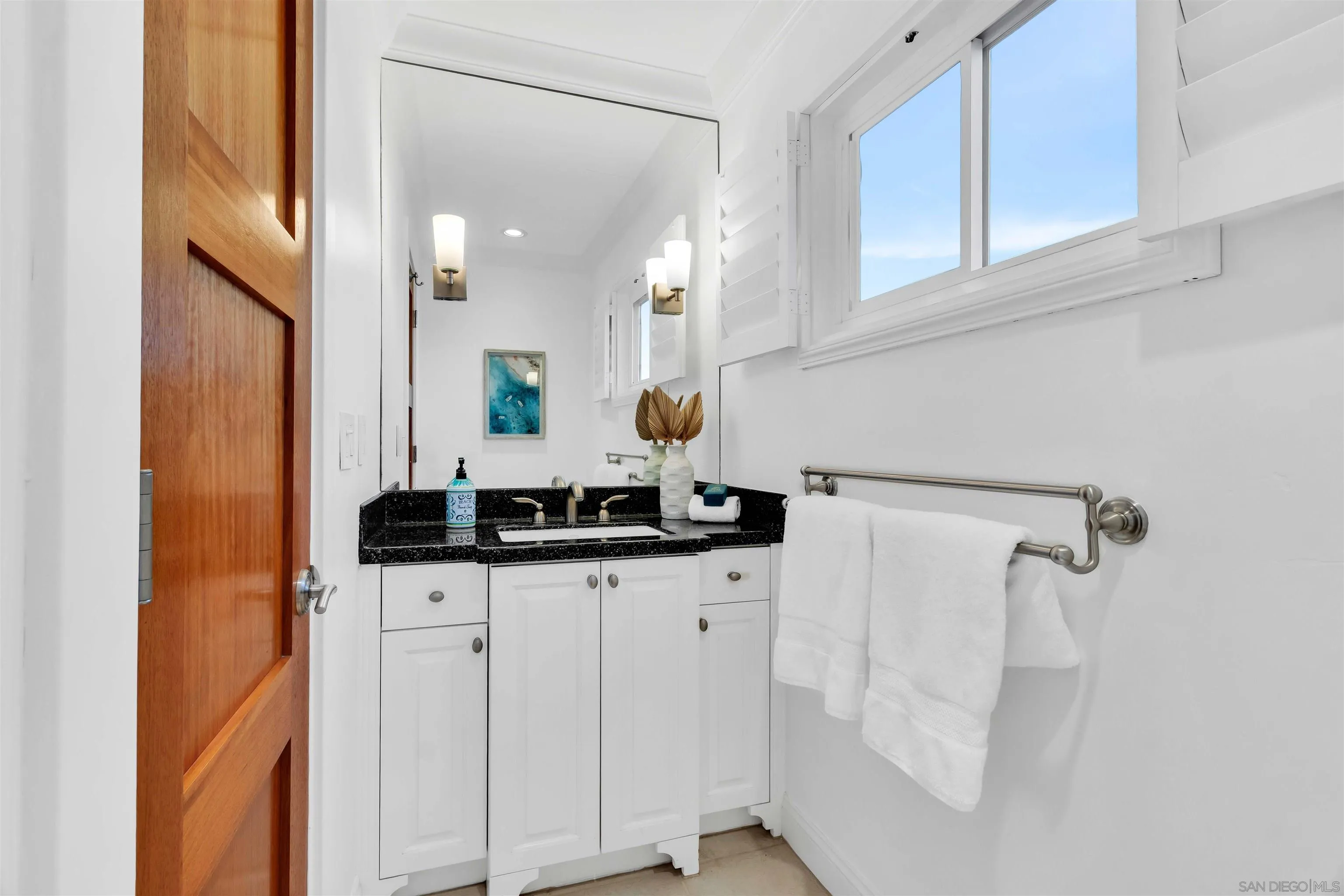 https://cdn.realtyfeed.com/cdn/127/260018872/ce691e4ecebee23f37e109e651387111.webp