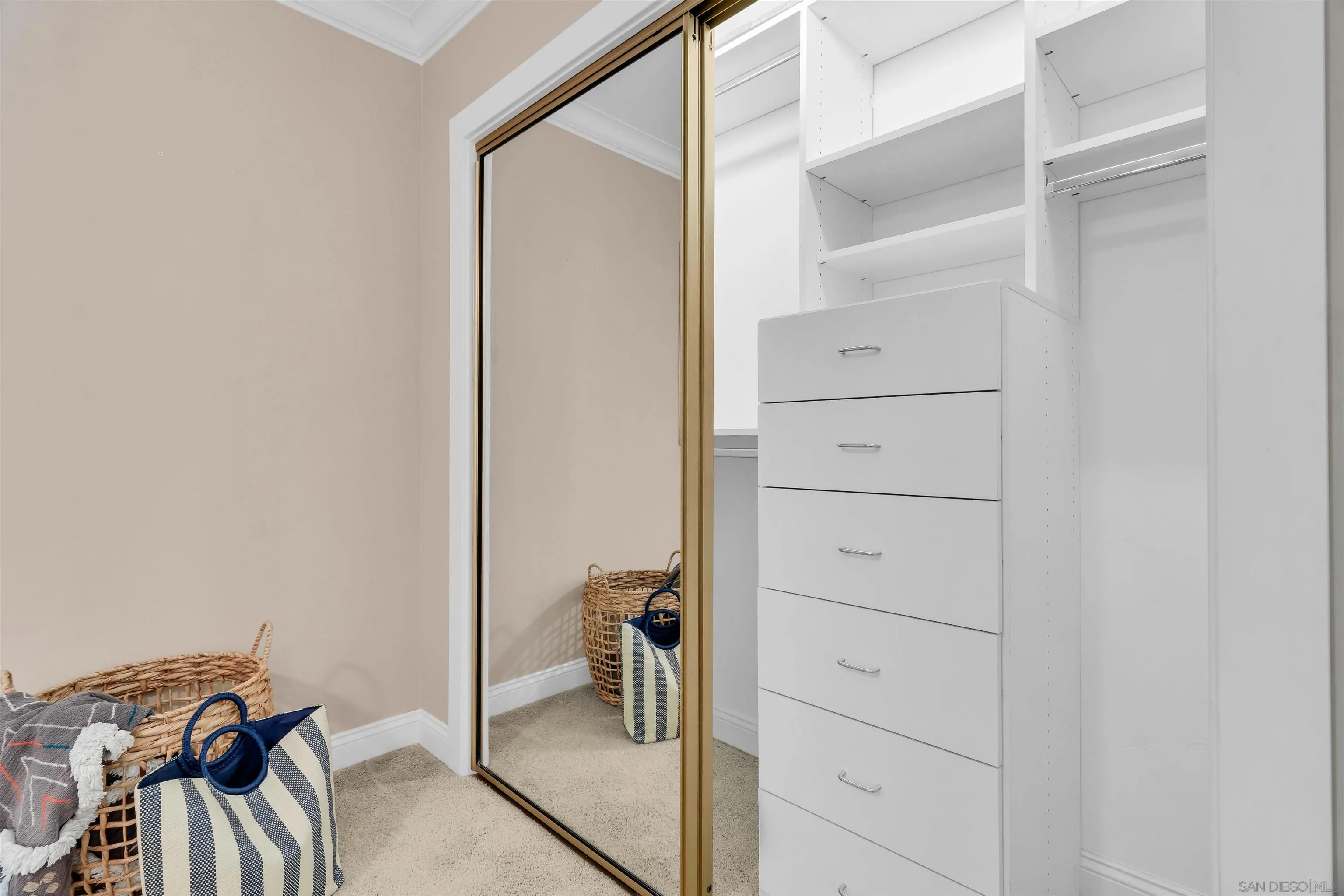 https://cdn.realtyfeed.com/cdn/127/260018872/d75a811d0385a38b278c4b0d166acd7a.webp