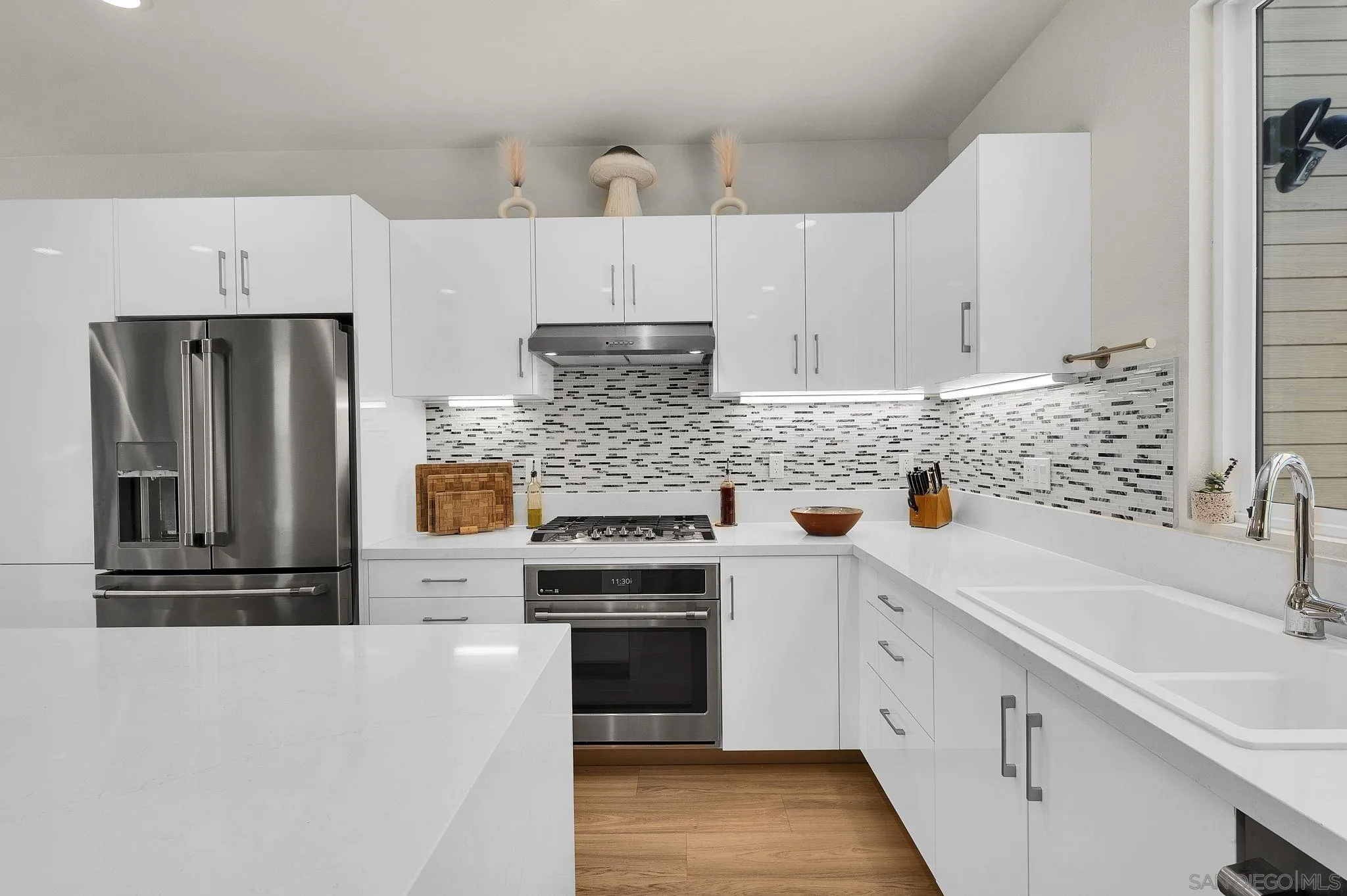 https://cdn.realtyfeed.com/cdn/127/260018876/31970099bc82ff6bef228ed1e9da0640.webp