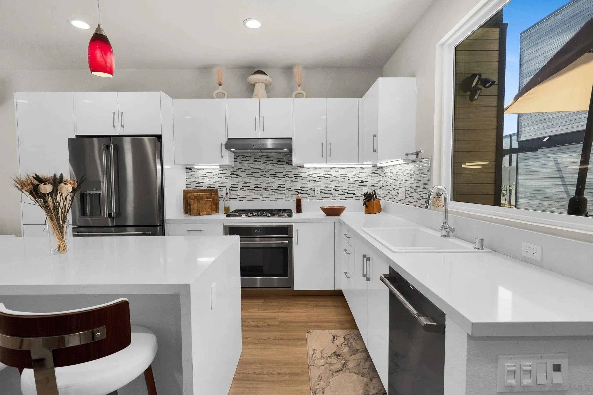 https://cdn.realtyfeed.com/cdn/127/260018876/32f413ccead368a77b42c1b5b0dc63d3.webp