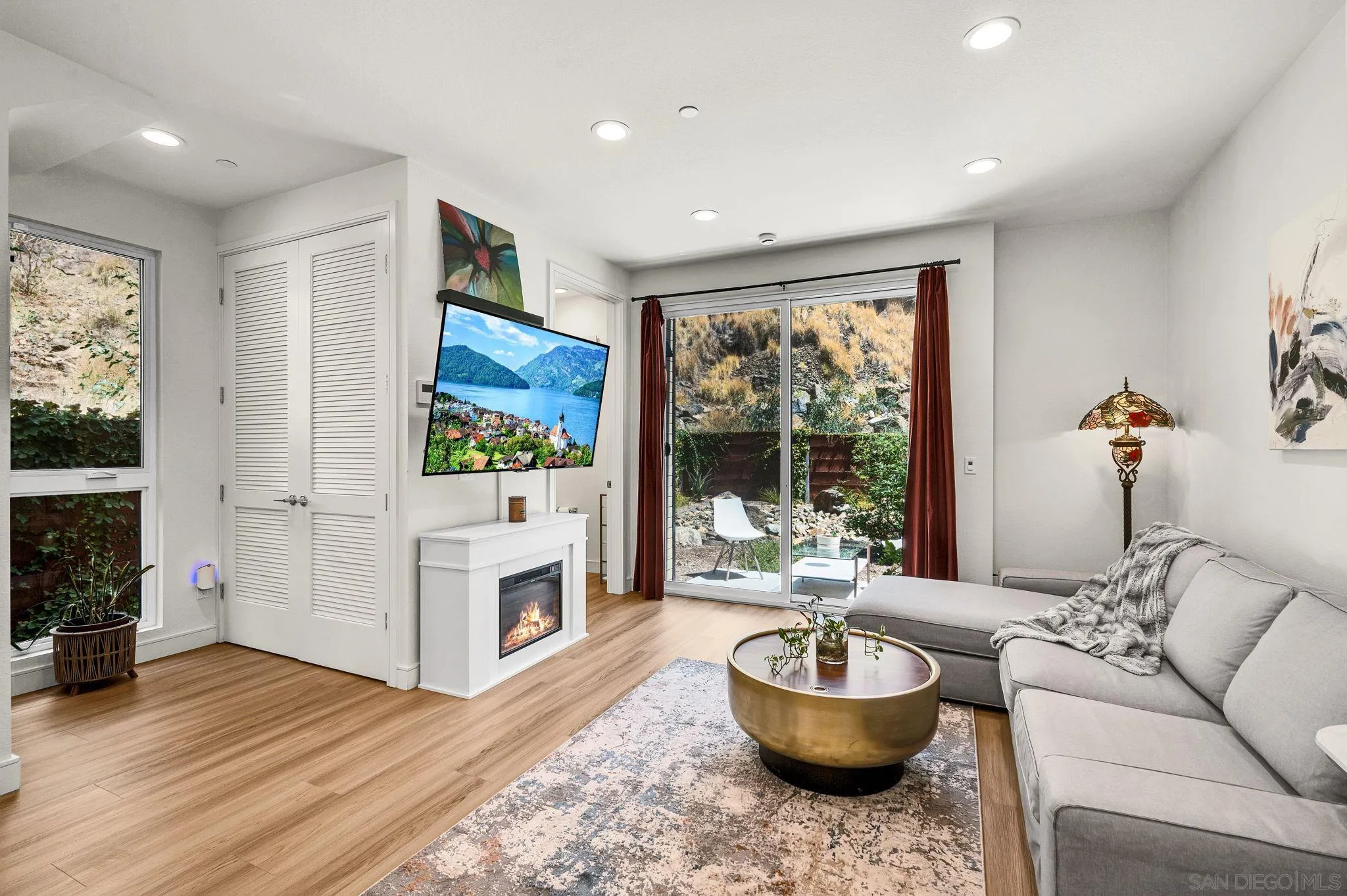 https://cdn.realtyfeed.com/cdn/127/260018876/5056efbe8a5a70e738effca609013297.webp