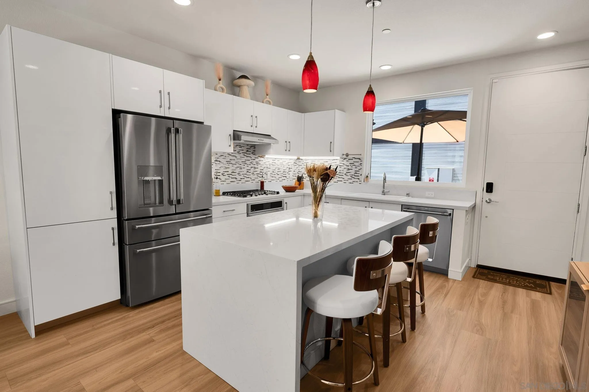 https://cdn.realtyfeed.com/cdn/127/260018876/6492a4f1a878fdf56974b34342657645.webp