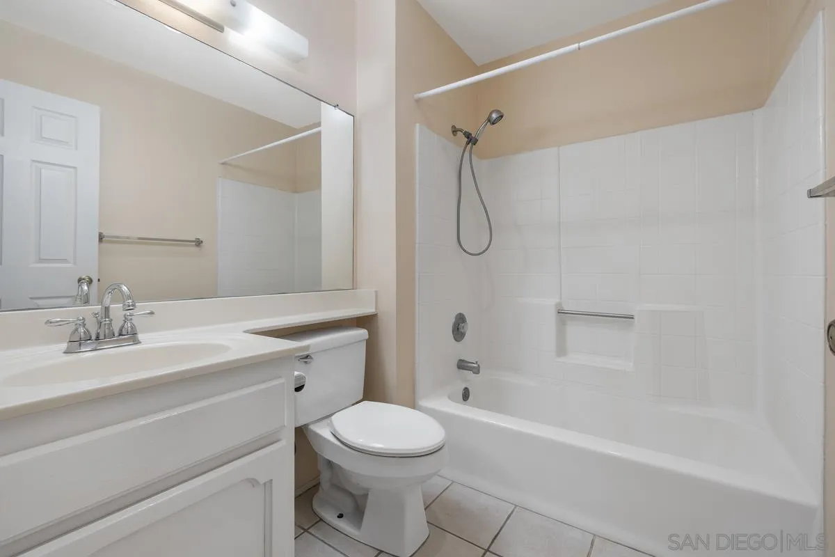 Photo #12: 260018878 Listing: Photo #12