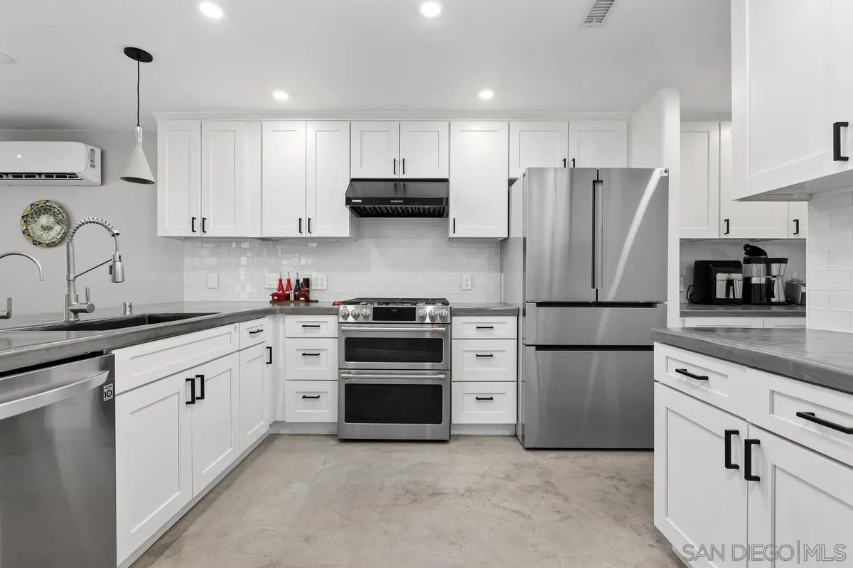 https://cdn.realtyfeed.com/cdn/127/260018879/65ce6c3528fe237b23c6c79c480d667b.webp