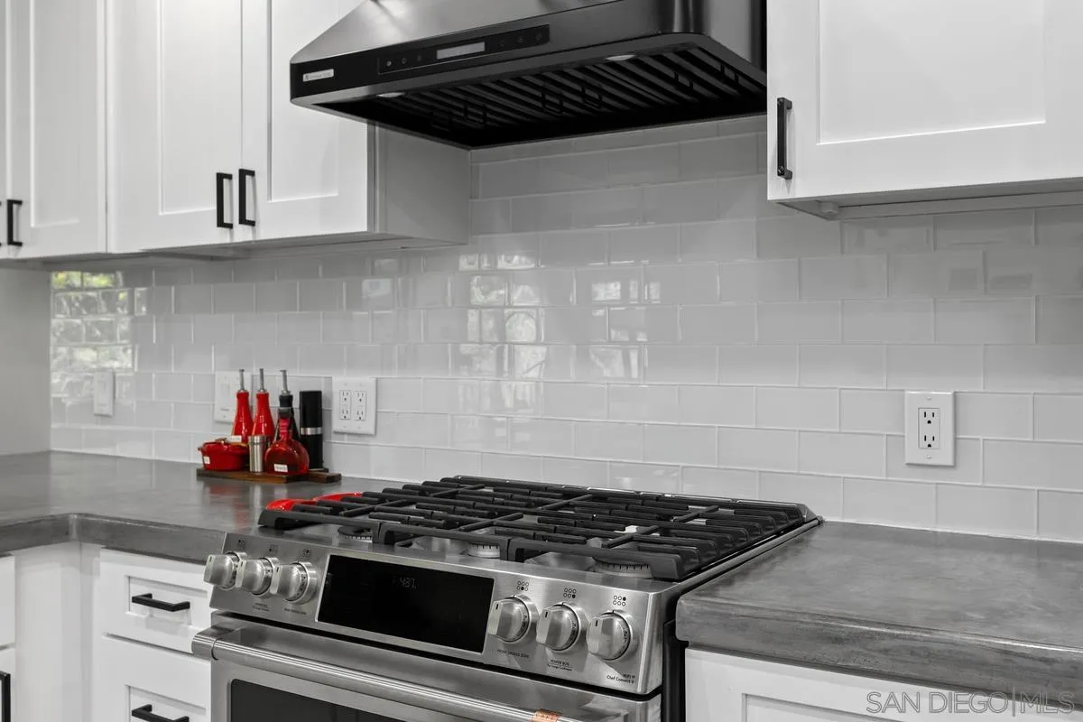 Photo #17: 260018879 Listing: Photo #17