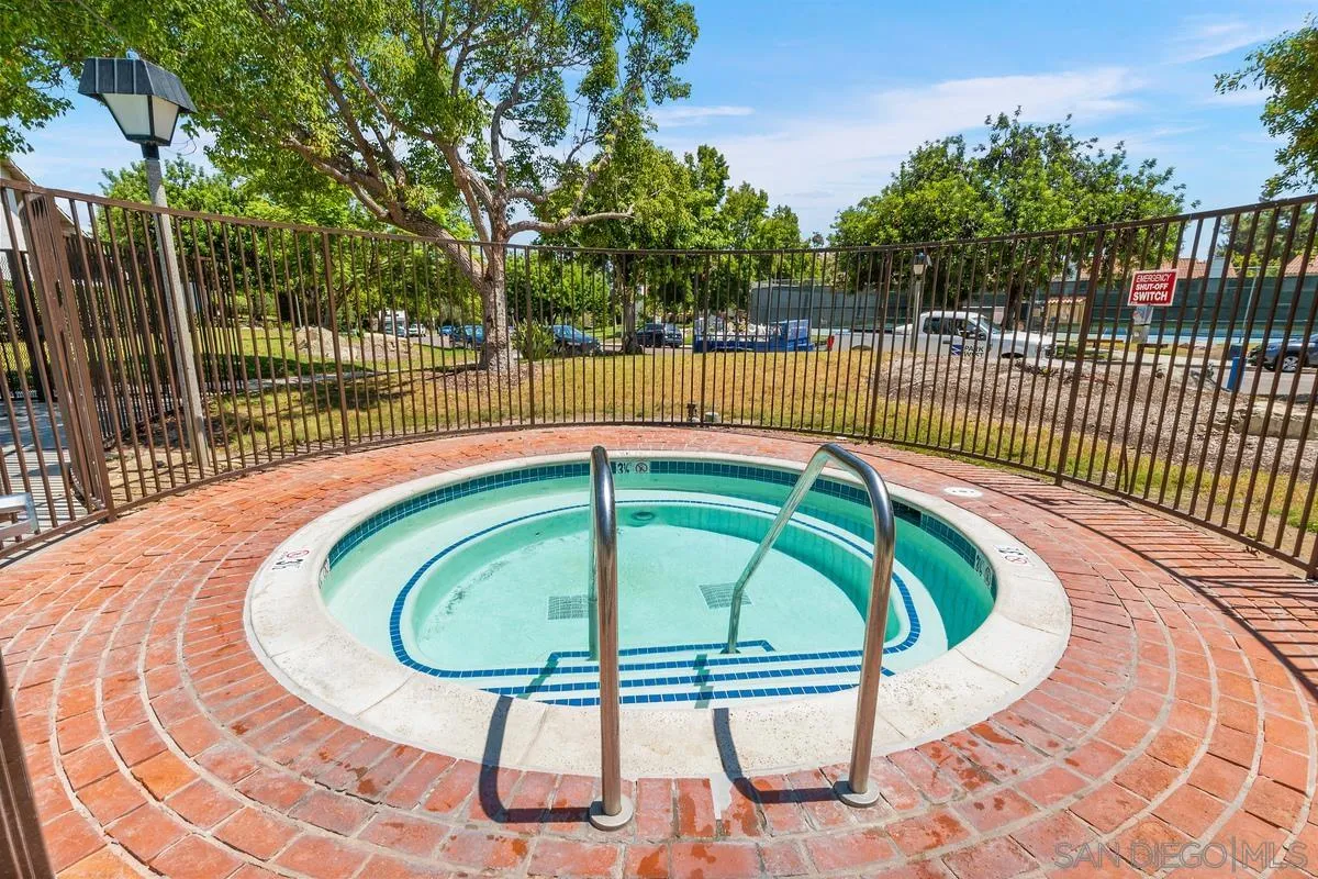 https://cdn.realtyfeed.com/cdn/127/260018879/d575200ef00e624764ff83823e7e50e3.webp