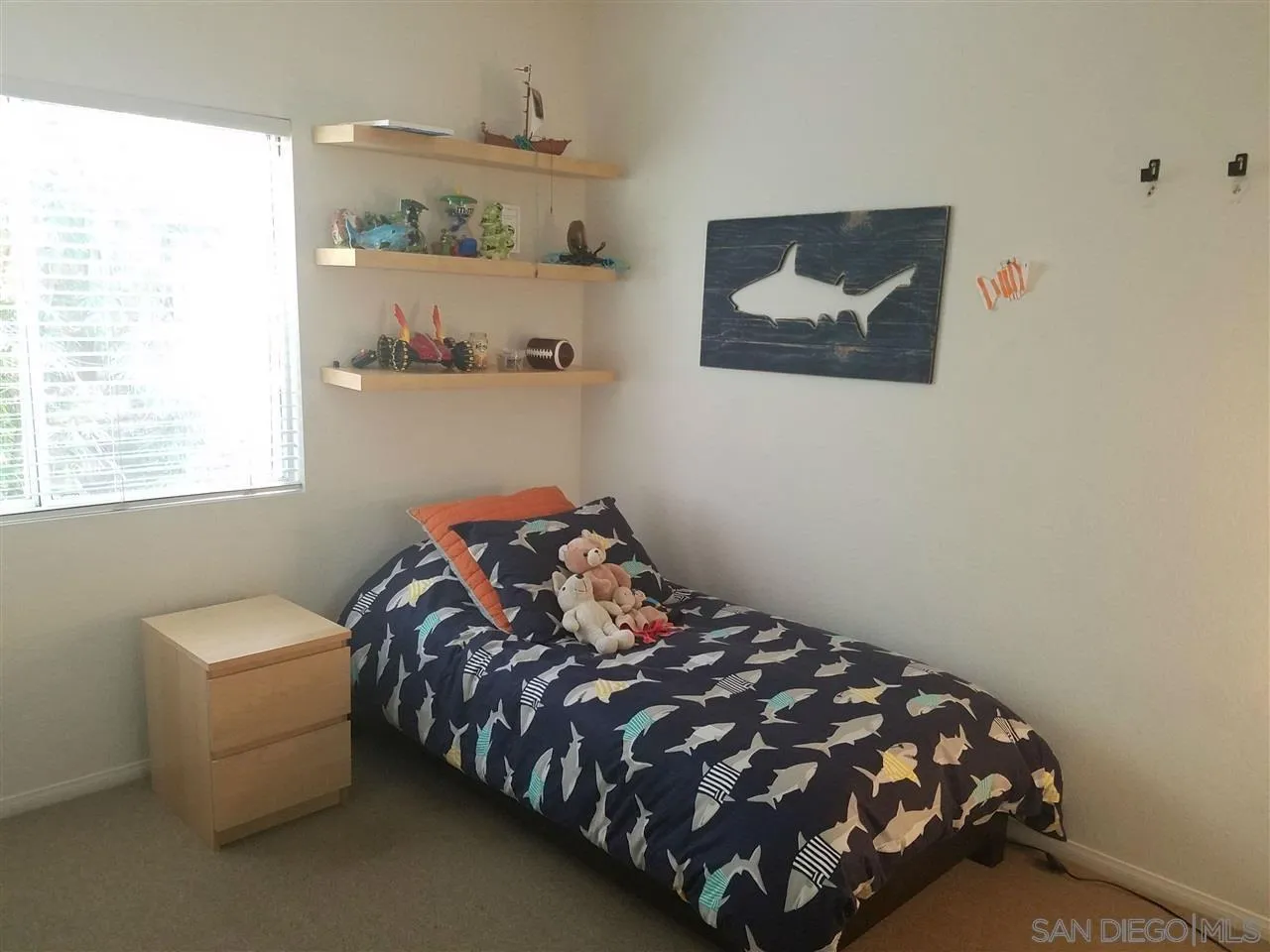 https://cdn.realtyfeed.com/cdn/127/260018884/d6b70175378160f7a7664dd5be0345d3.webp