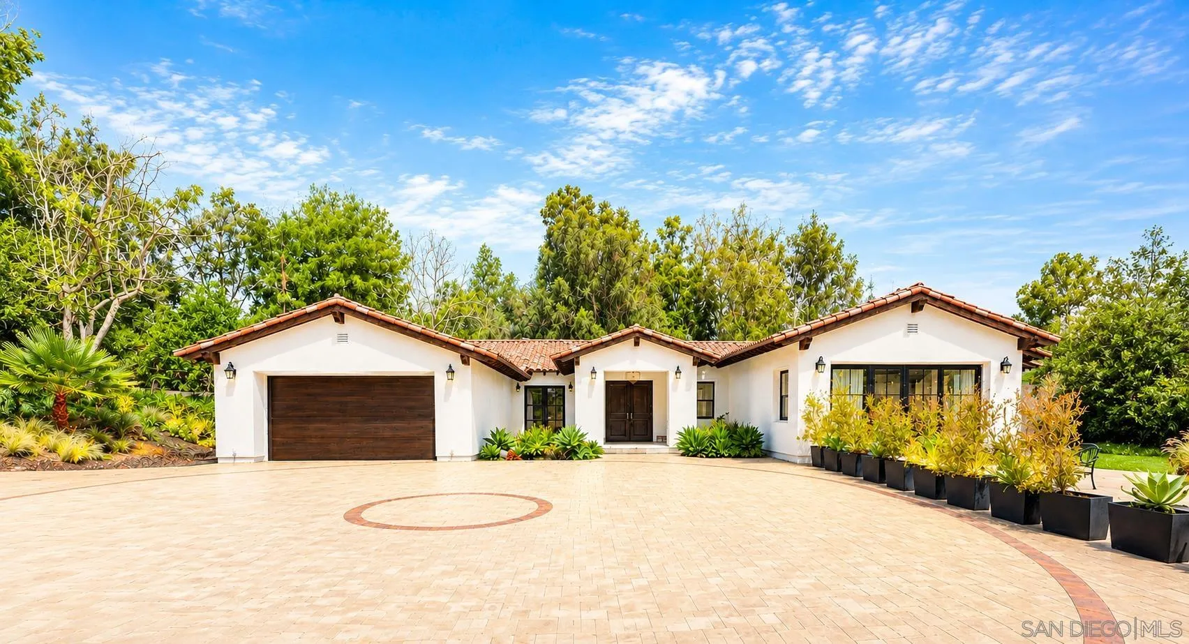 https://cdn.realtyfeed.com/cdn/127/260018886/46a88124d83d0cec178281298c0ebcce.webp