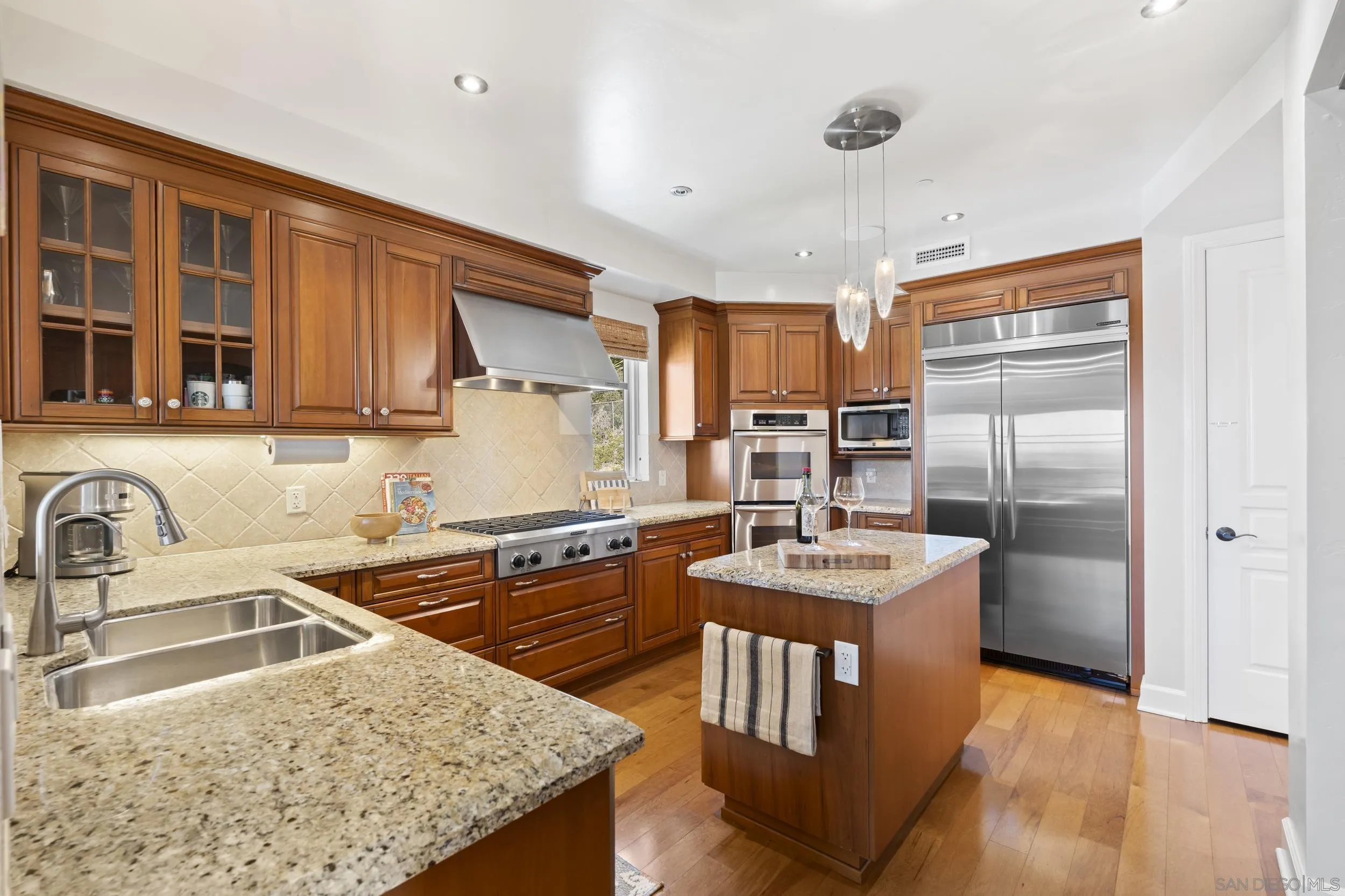 1010 Genter Unit 302, La Jolla, CA 92037 - Photo 5 of 37, La Jolla, CA