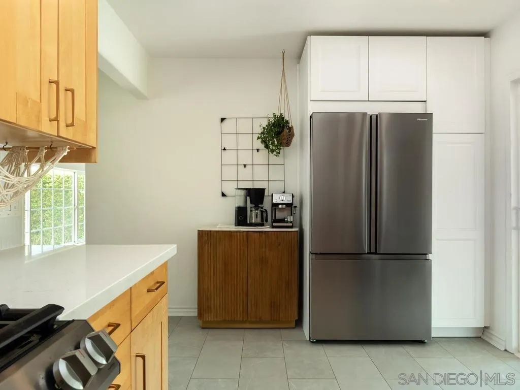 https://cdn.realtyfeed.com/cdn/127/260018889/169da9cac9c5d6493a57a030d116832e.webp