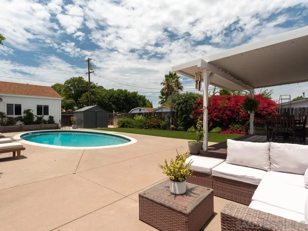 https://cdn.realtyfeed.com/cdn/127/260018889/41674e5cfbc4a6f719bb811ce88bb818.webp