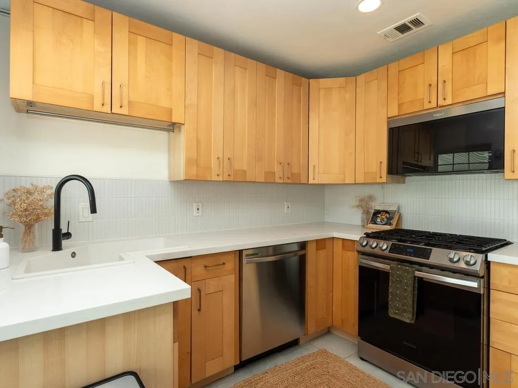 https://cdn.realtyfeed.com/cdn/127/260018889/5efa73465888e281abd6616c0cad484f.webp
