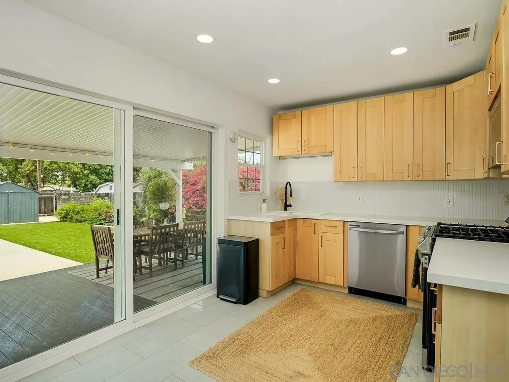 https://cdn.realtyfeed.com/cdn/127/260018889/772443245506ab927aa792fc8e4c21cc.webp