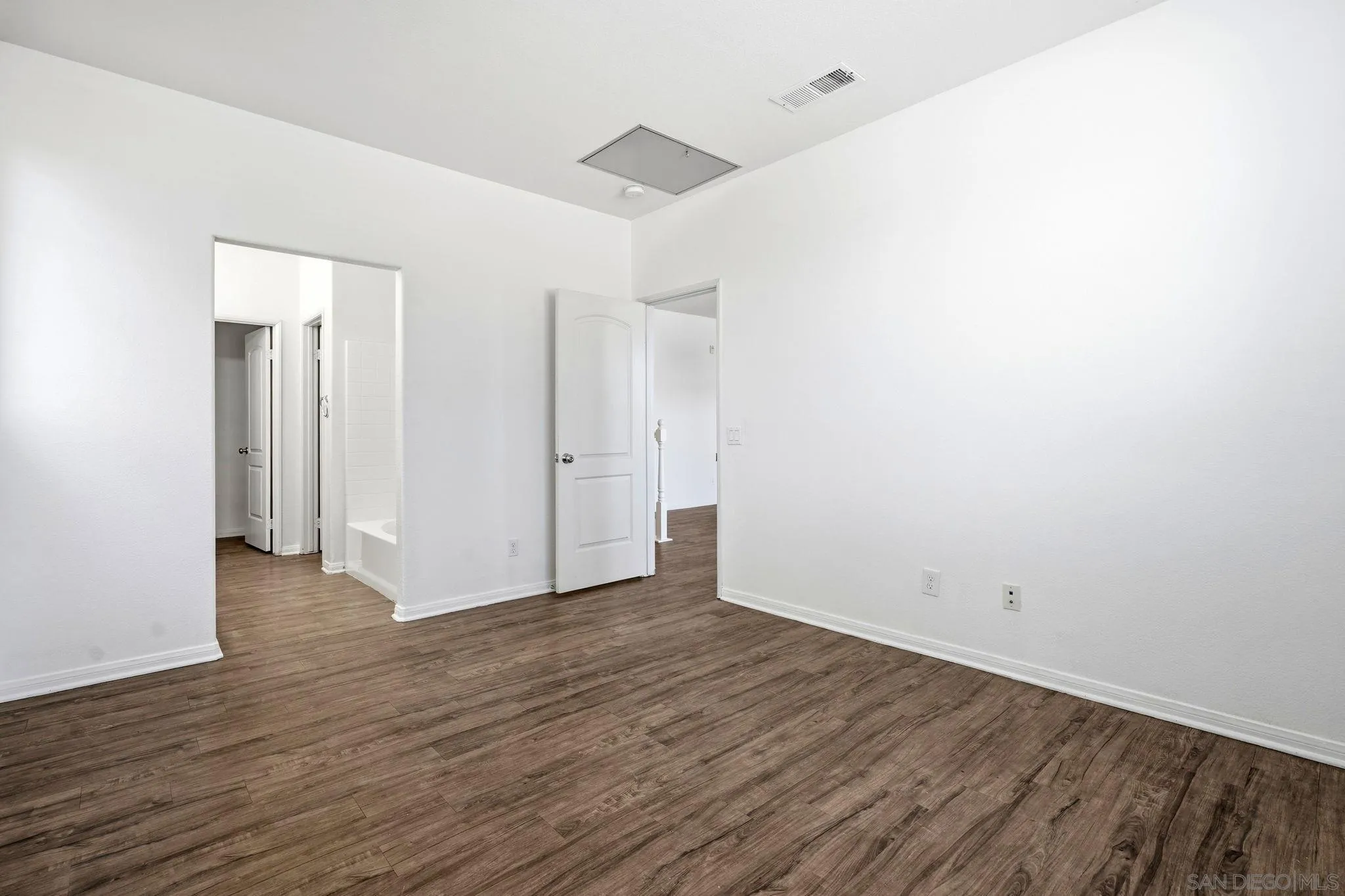 Photo #14: 260018894 Listing: Photo #14