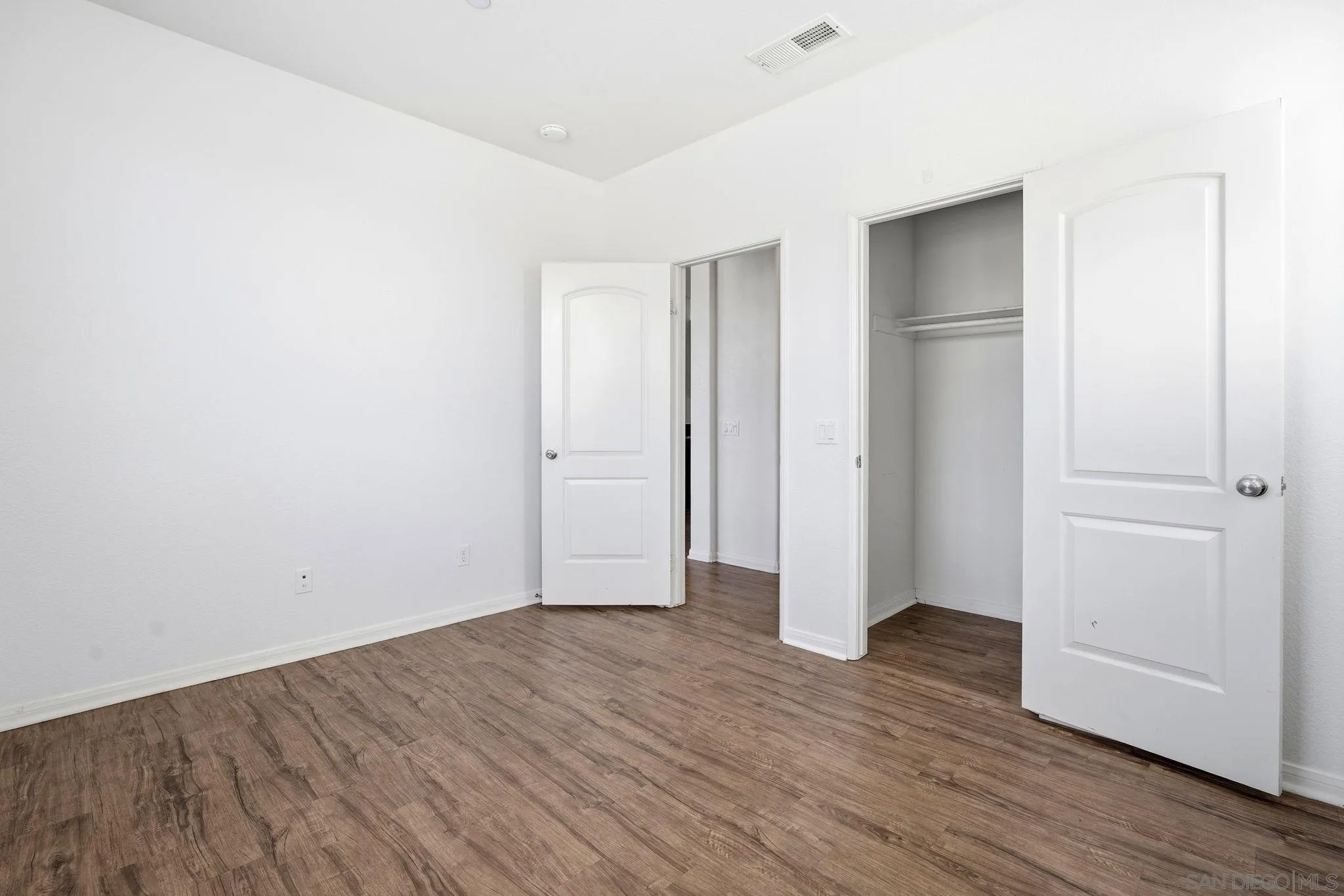 Photo #15: 260018894 Listing: Photo #15