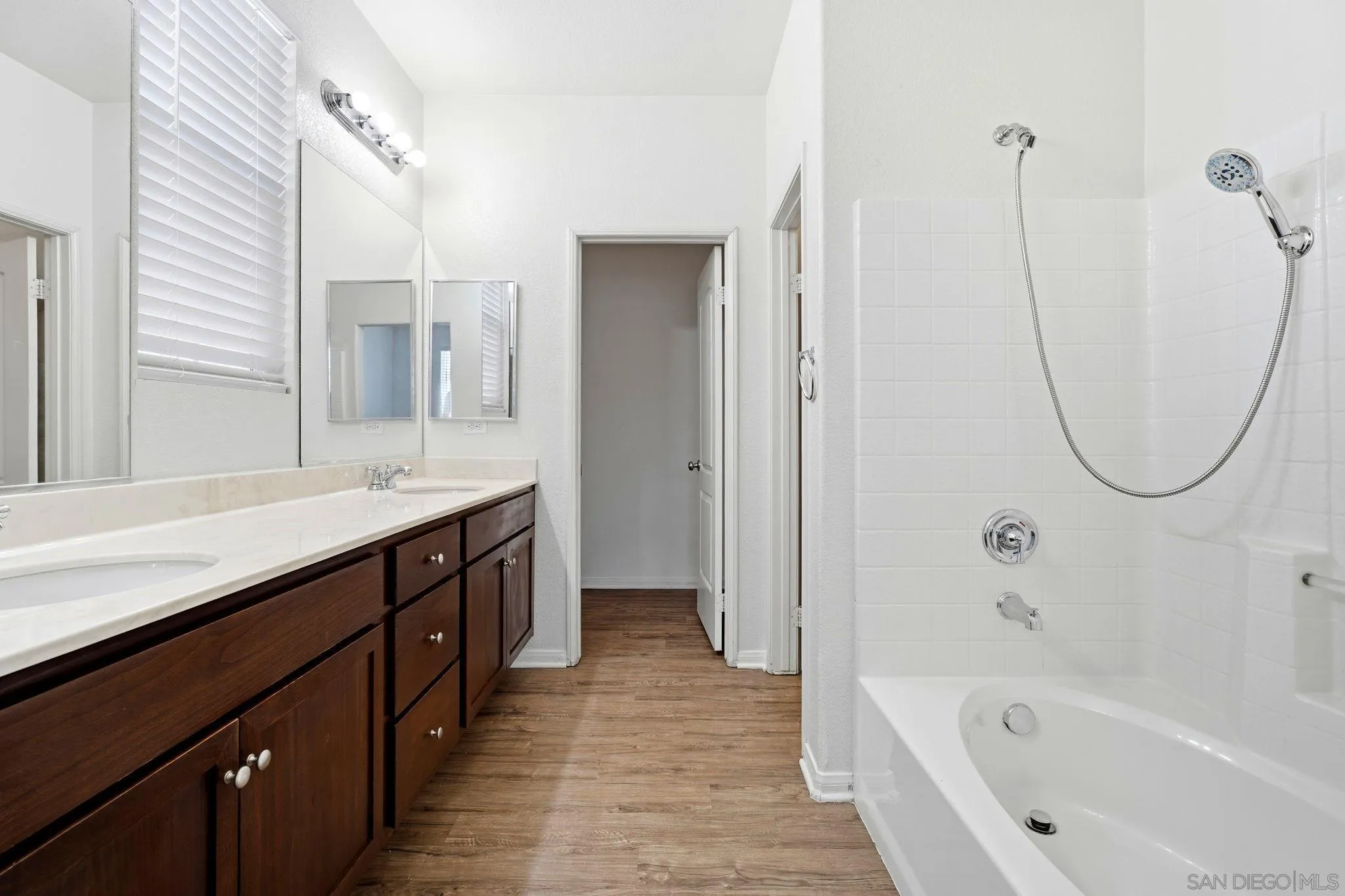 Photo #11: 260018894 Listing: Photo #11
