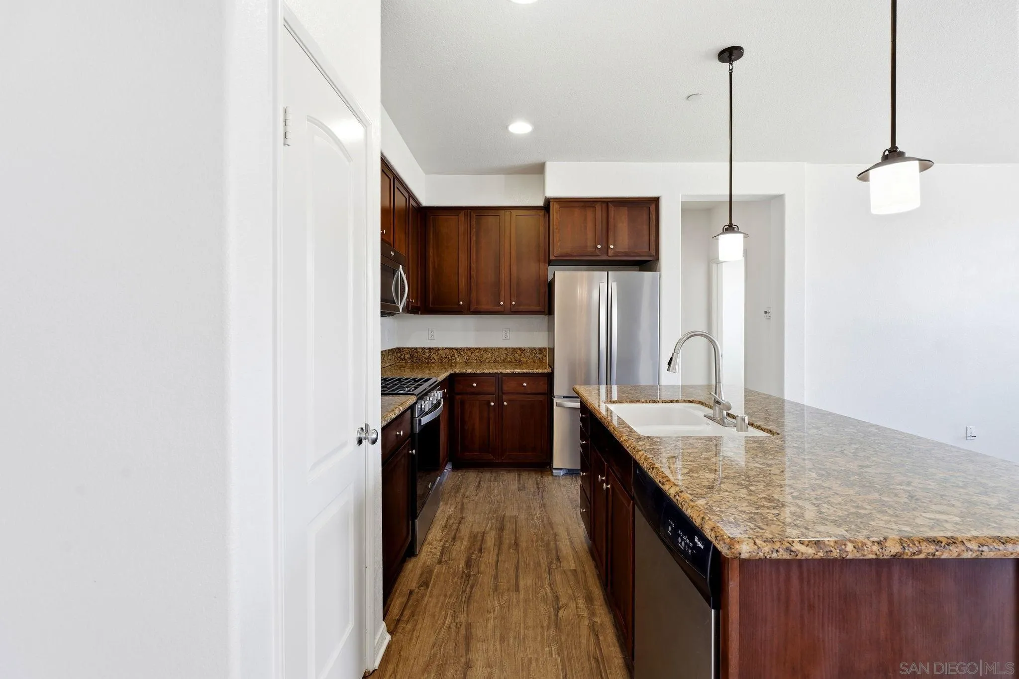 Photo #9: 260018894 Listing: Photo #9