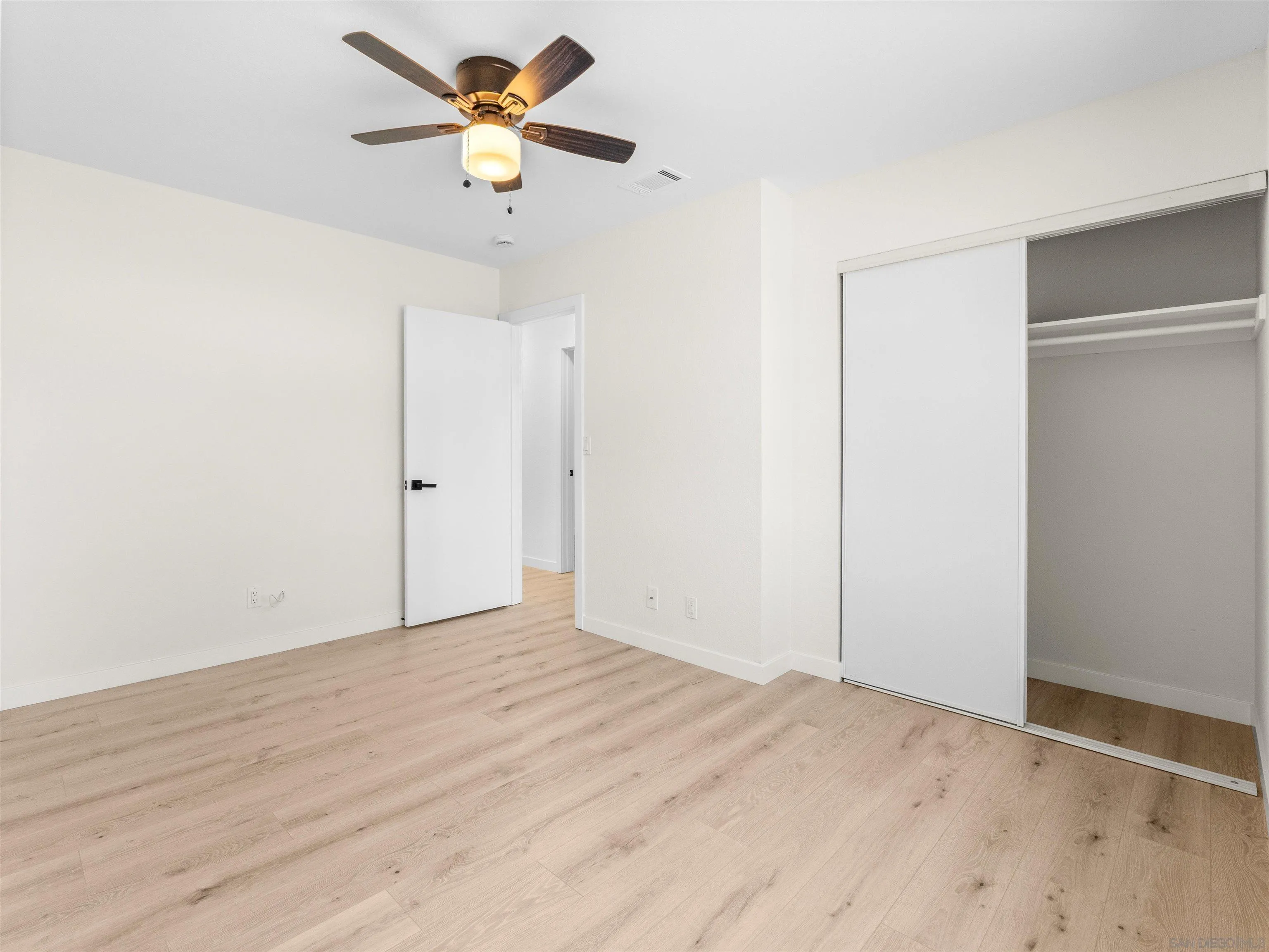 https://cdn.realtyfeed.com/cdn/127/260018895/279615ed97ec5e076f78dd7868c14ef6.webp