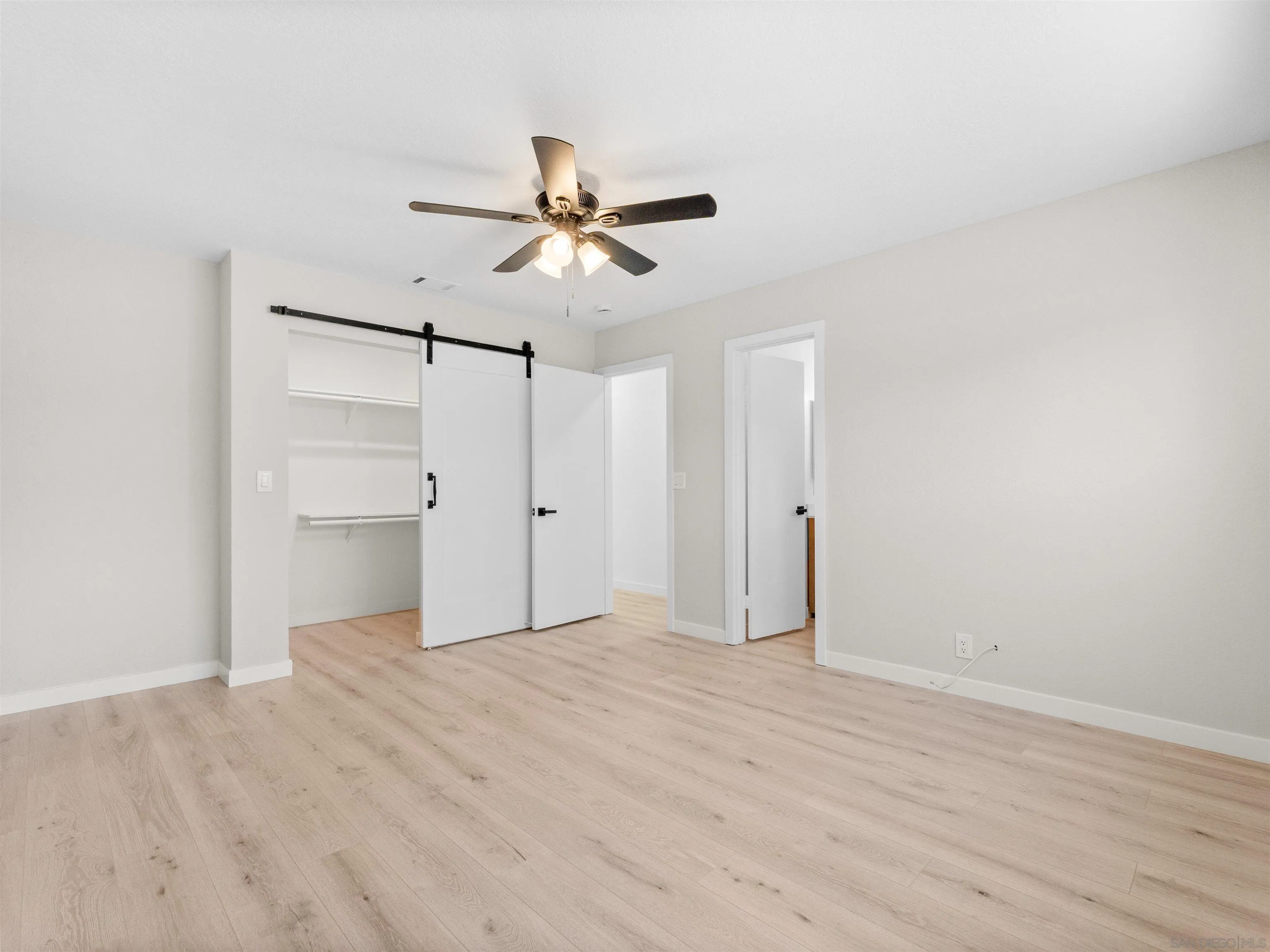 https://cdn.realtyfeed.com/cdn/127/260018895/8196ad33553c3c1ddd22ee08555fc718.webp