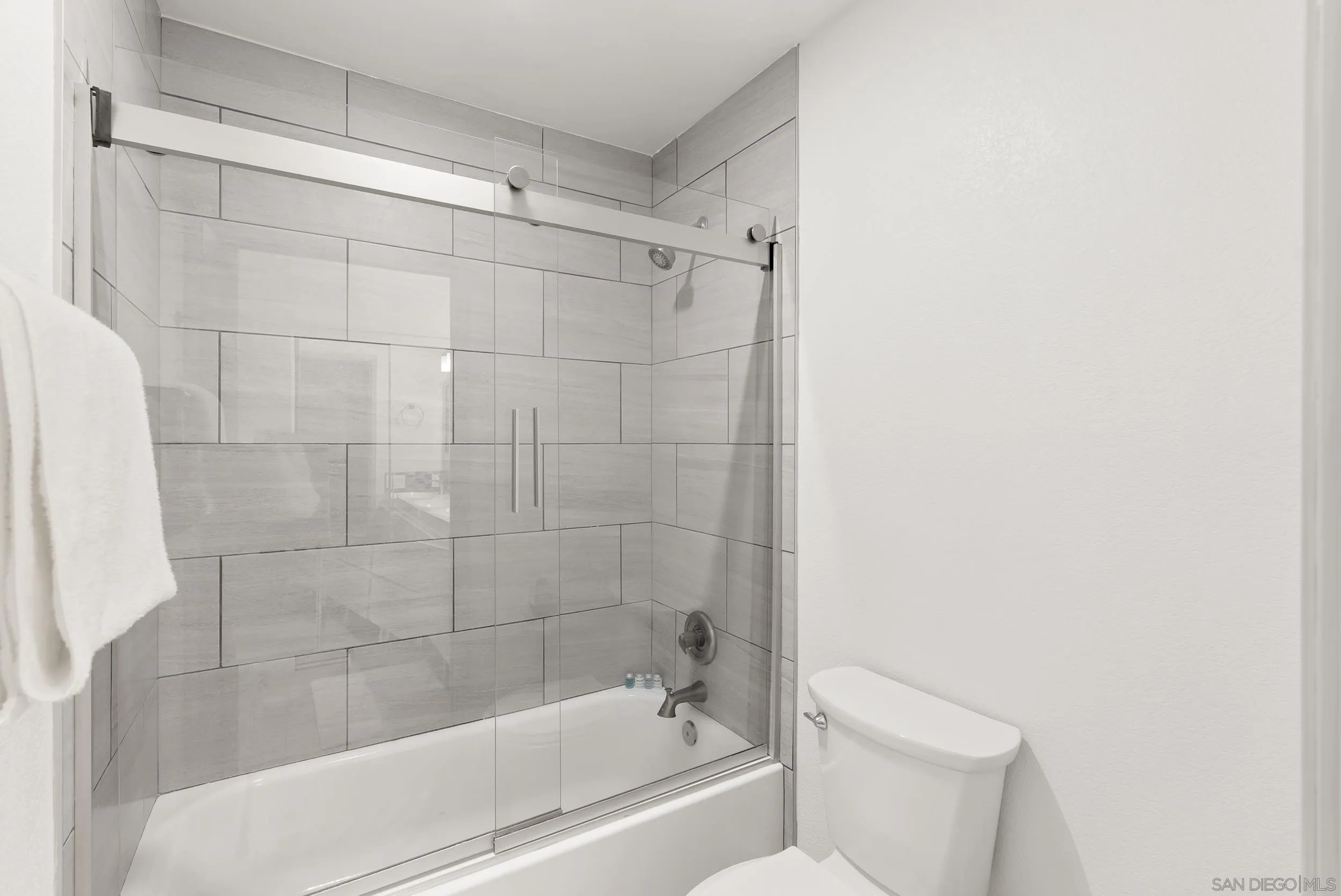 Photo #19: 260018896 Listing: Photo #19