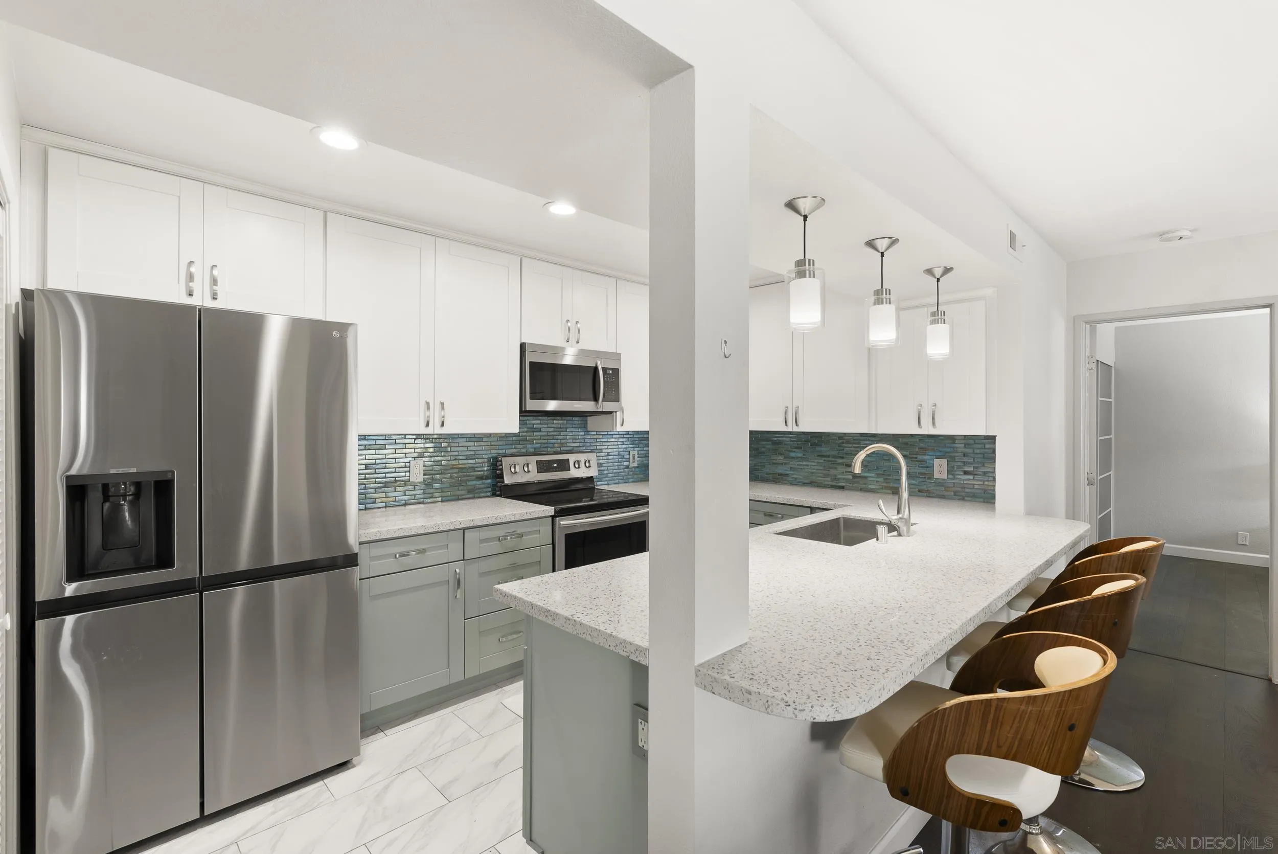 Photo #11: 260018896 Listing: Photo #11
