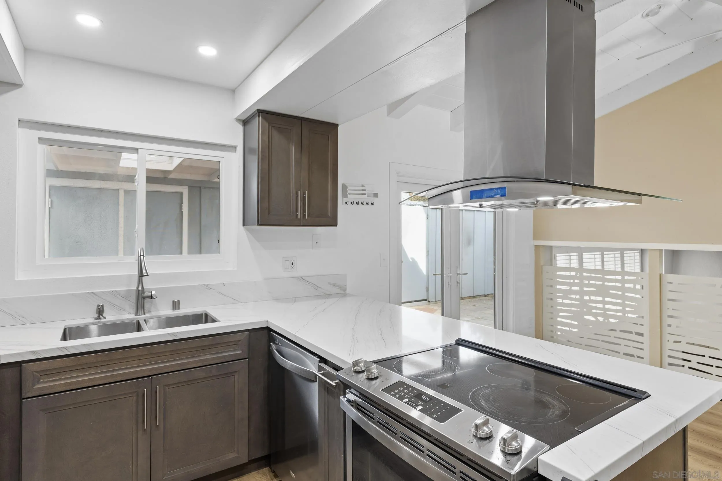 Photo #12: 260018897 Listing: Photo #12