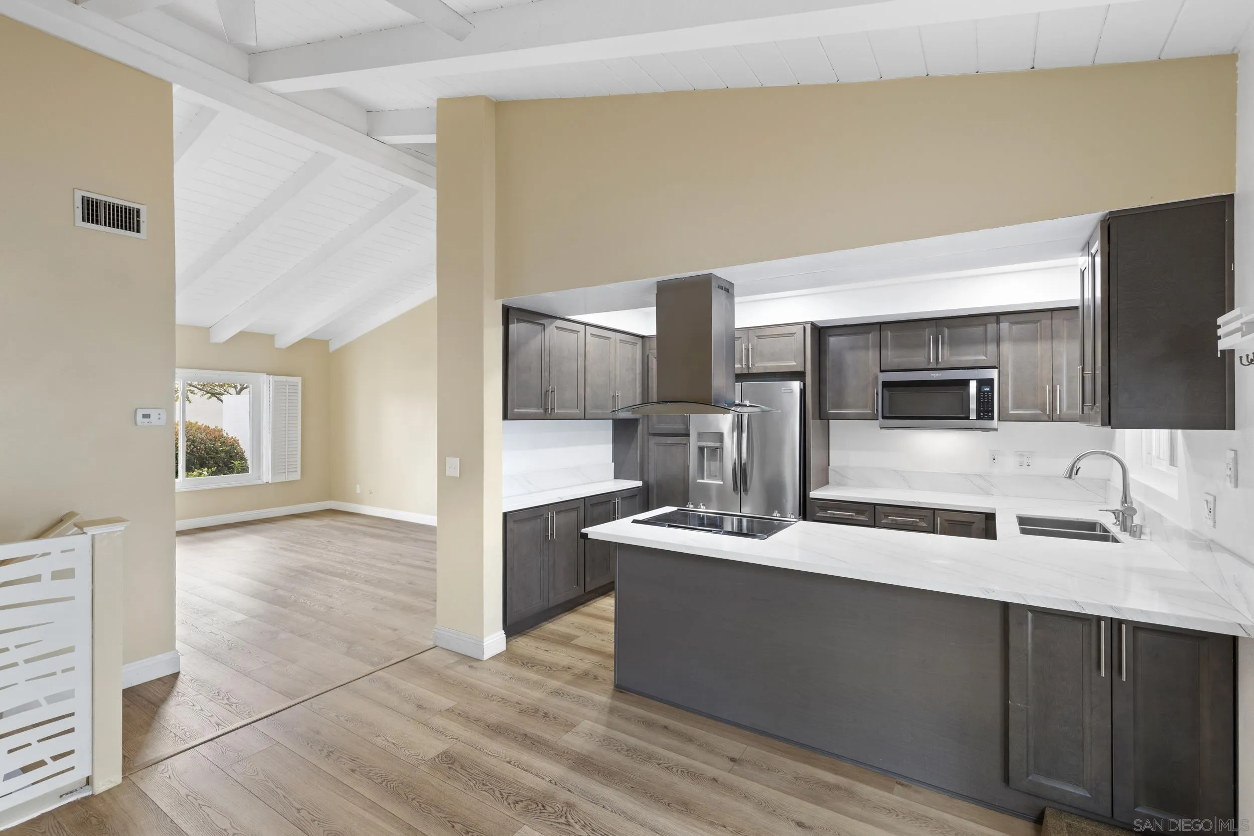 Photo #10: 260018897 Listing: Photo #10