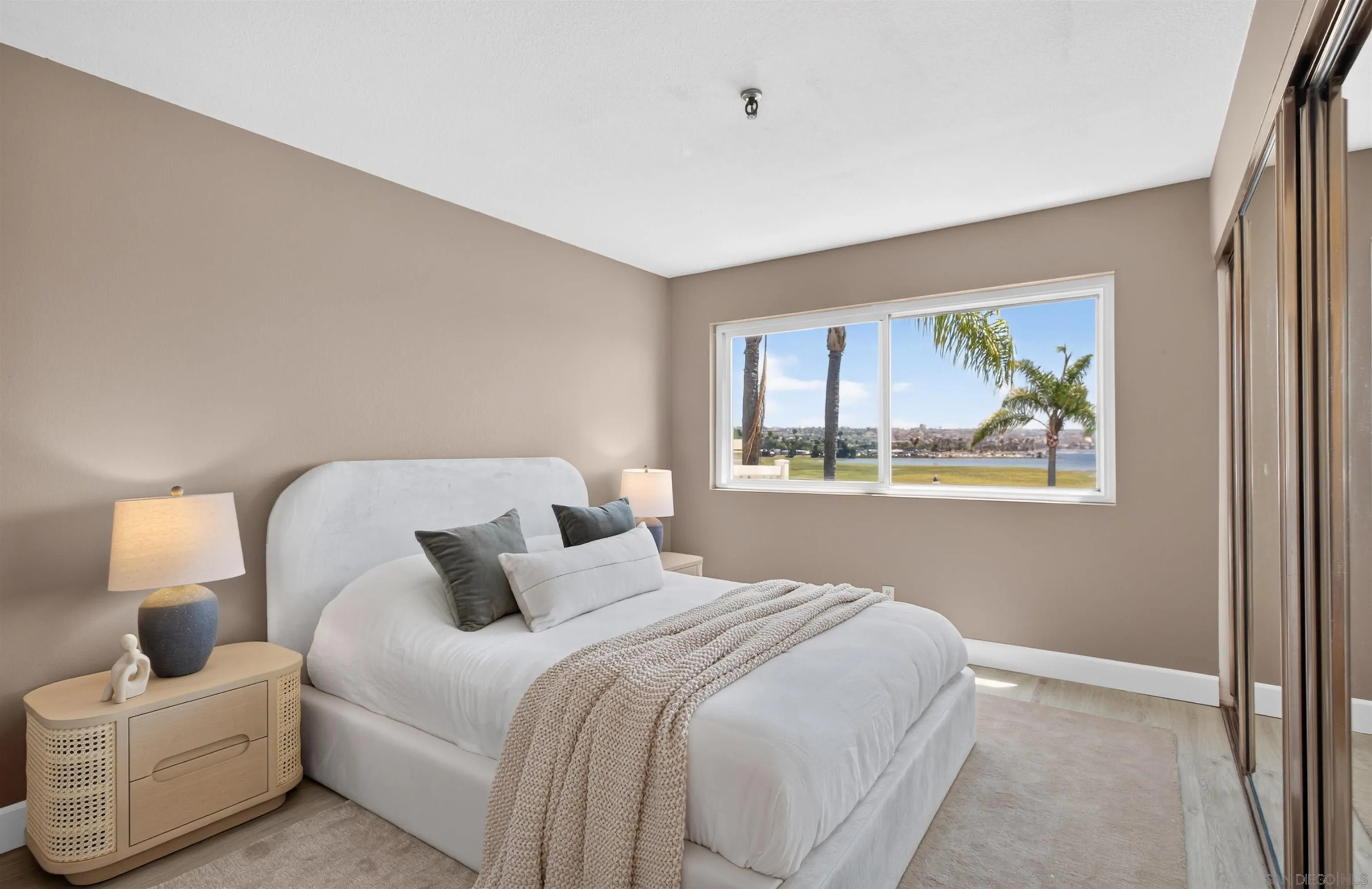 https://cdn.realtyfeed.com/cdn/127/260018900/72e0c275729eaad72477b23a259b10fc.webp