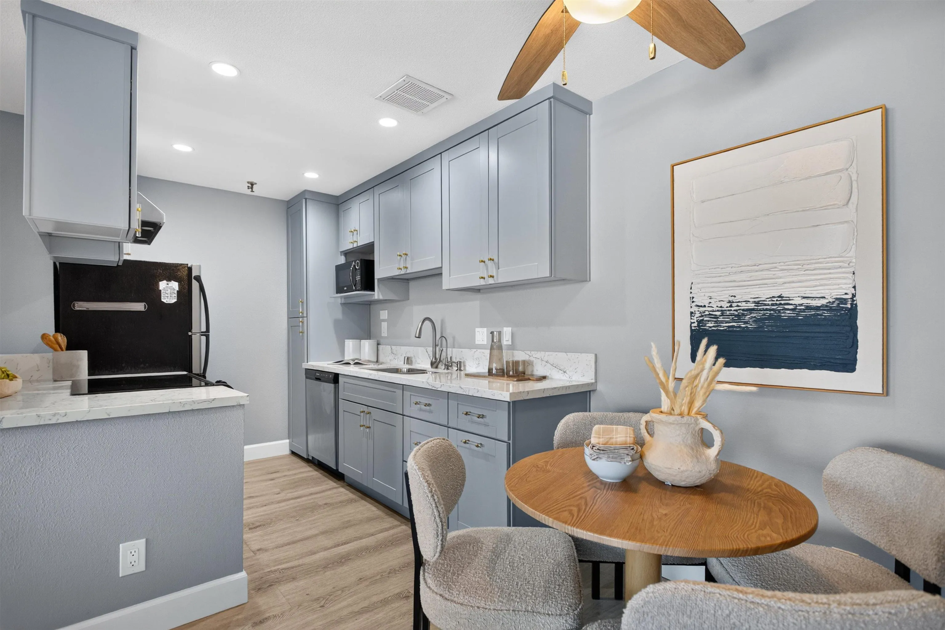 https://cdn.realtyfeed.com/cdn/127/260018900/811b29e5badcafa2747783dfb86fb4fa.webp