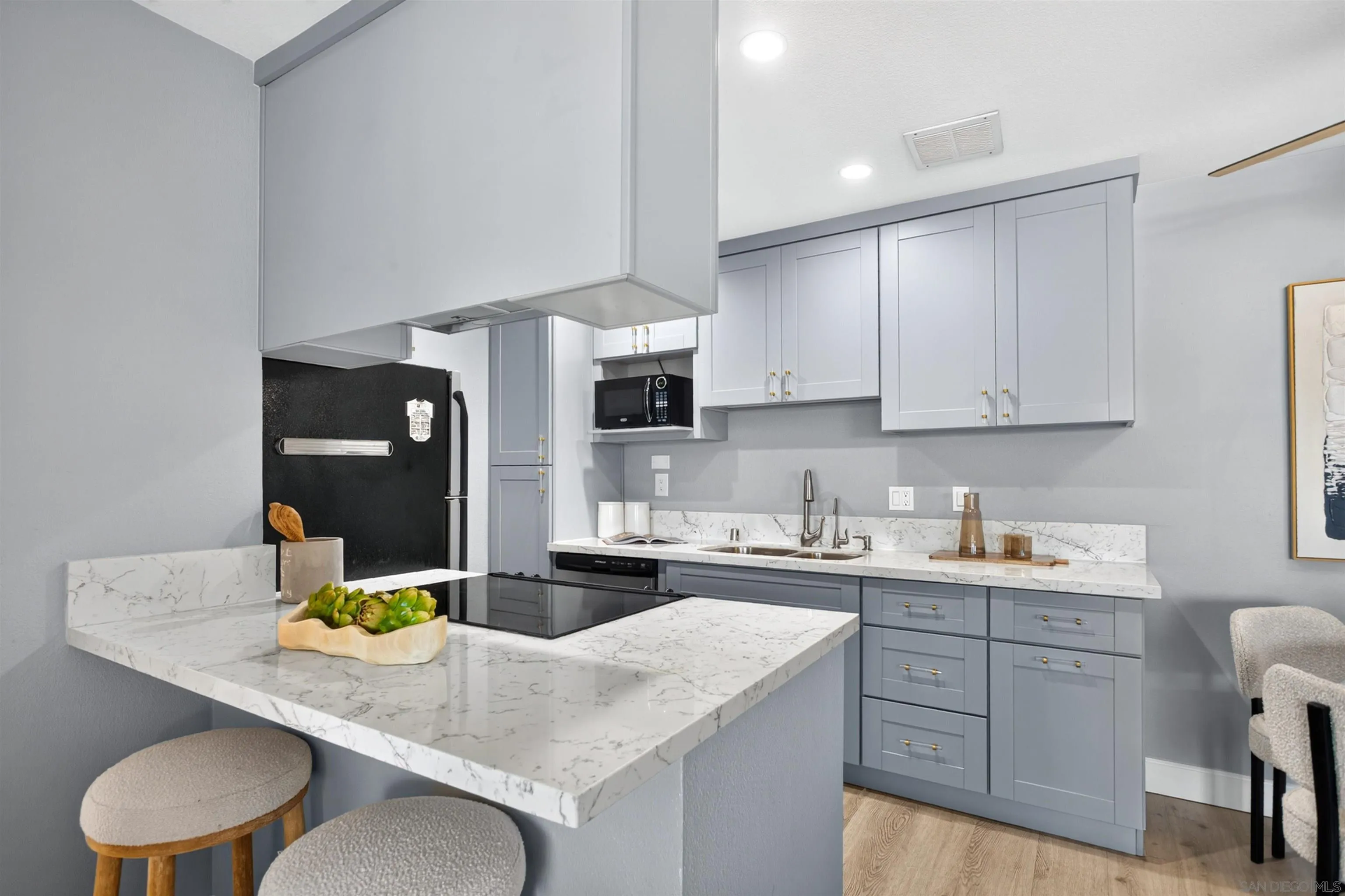 https://cdn.realtyfeed.com/cdn/127/260018900/b8c8d060f8a94baddc2c20914efb7507.webp
