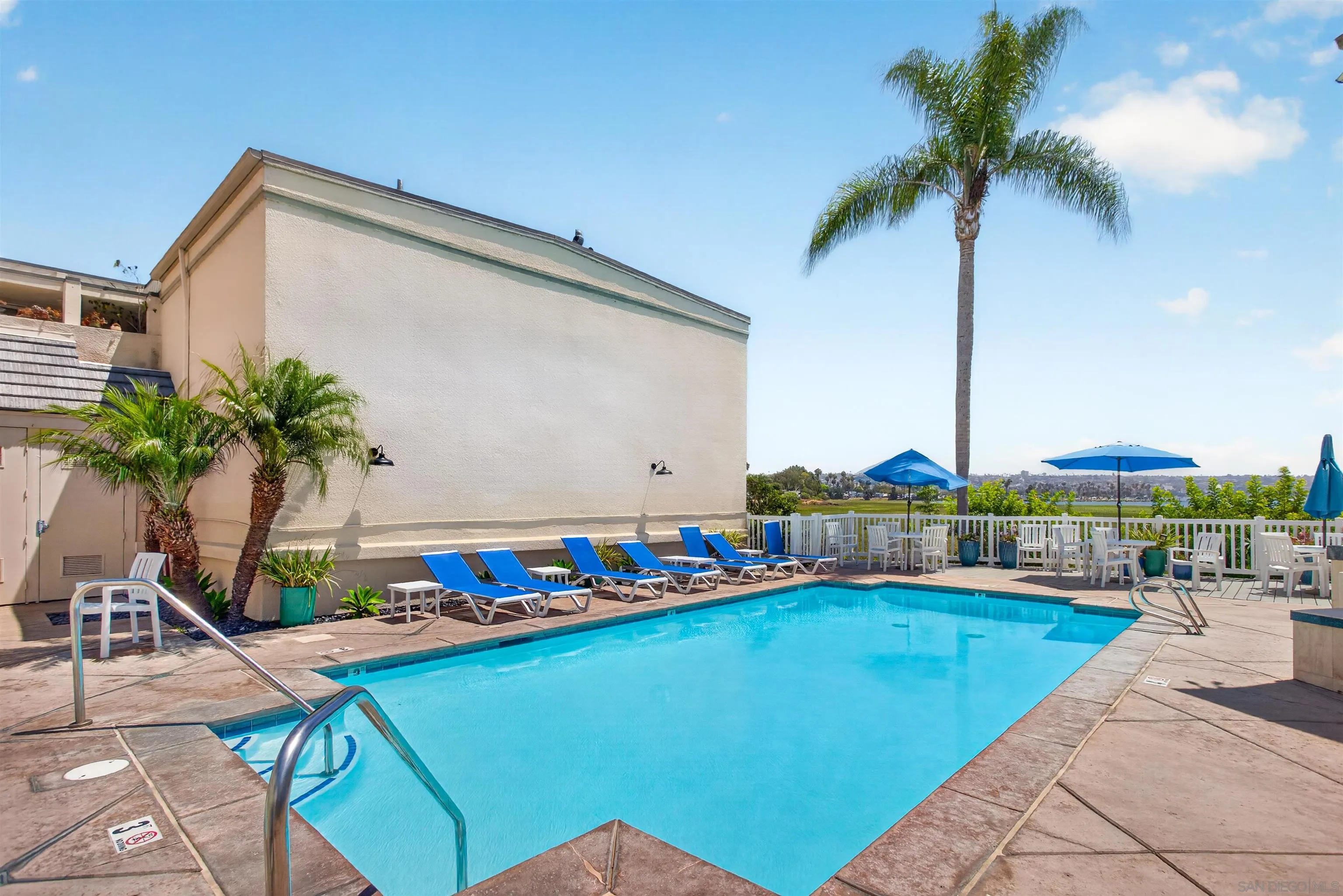 https://cdn.realtyfeed.com/cdn/127/260018900/bf463a8a412b434f6d238974c7224730.webp