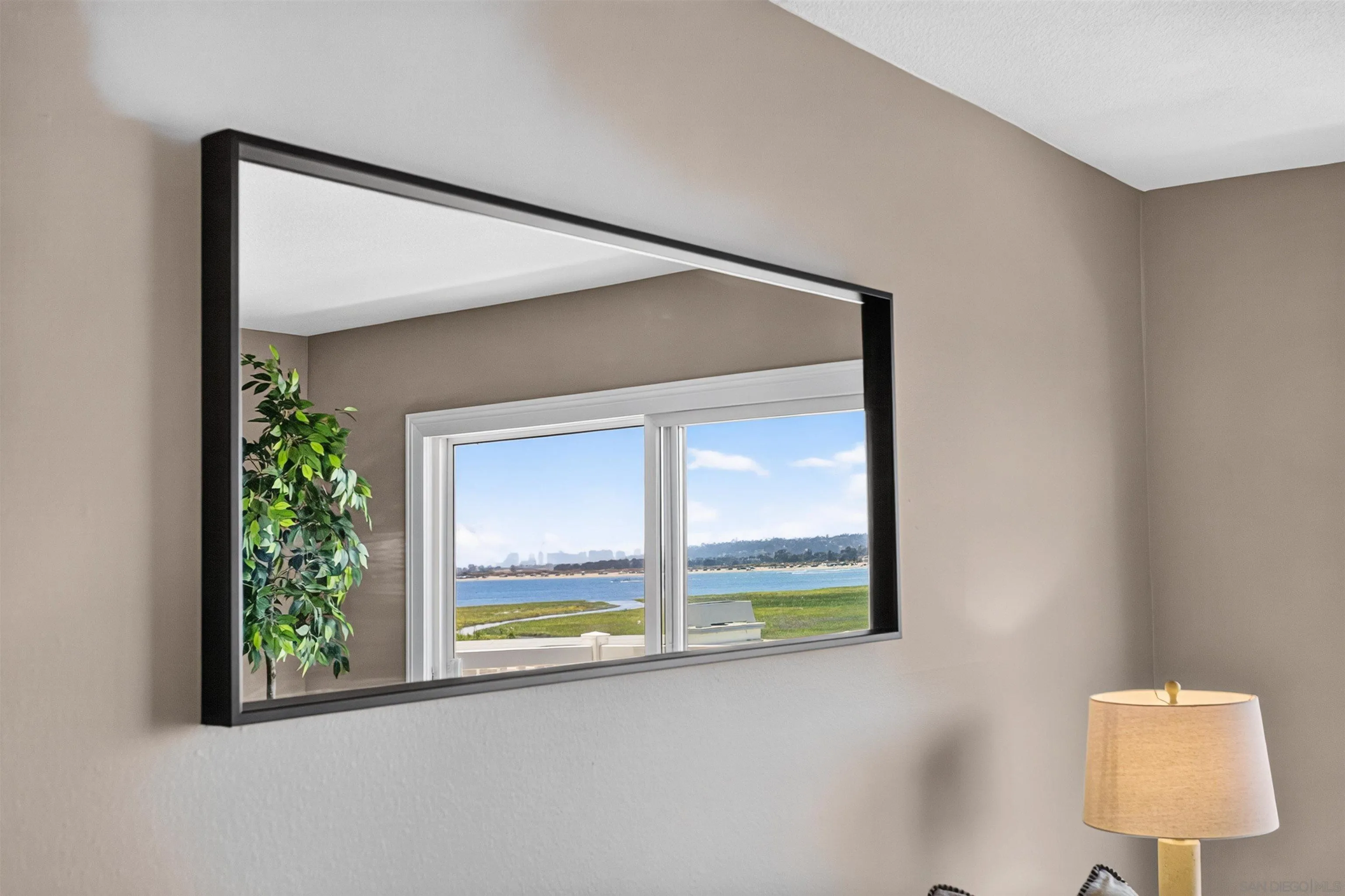 https://cdn.realtyfeed.com/cdn/127/260018900/debc859282e8b2894b282af99f2903c0.webp