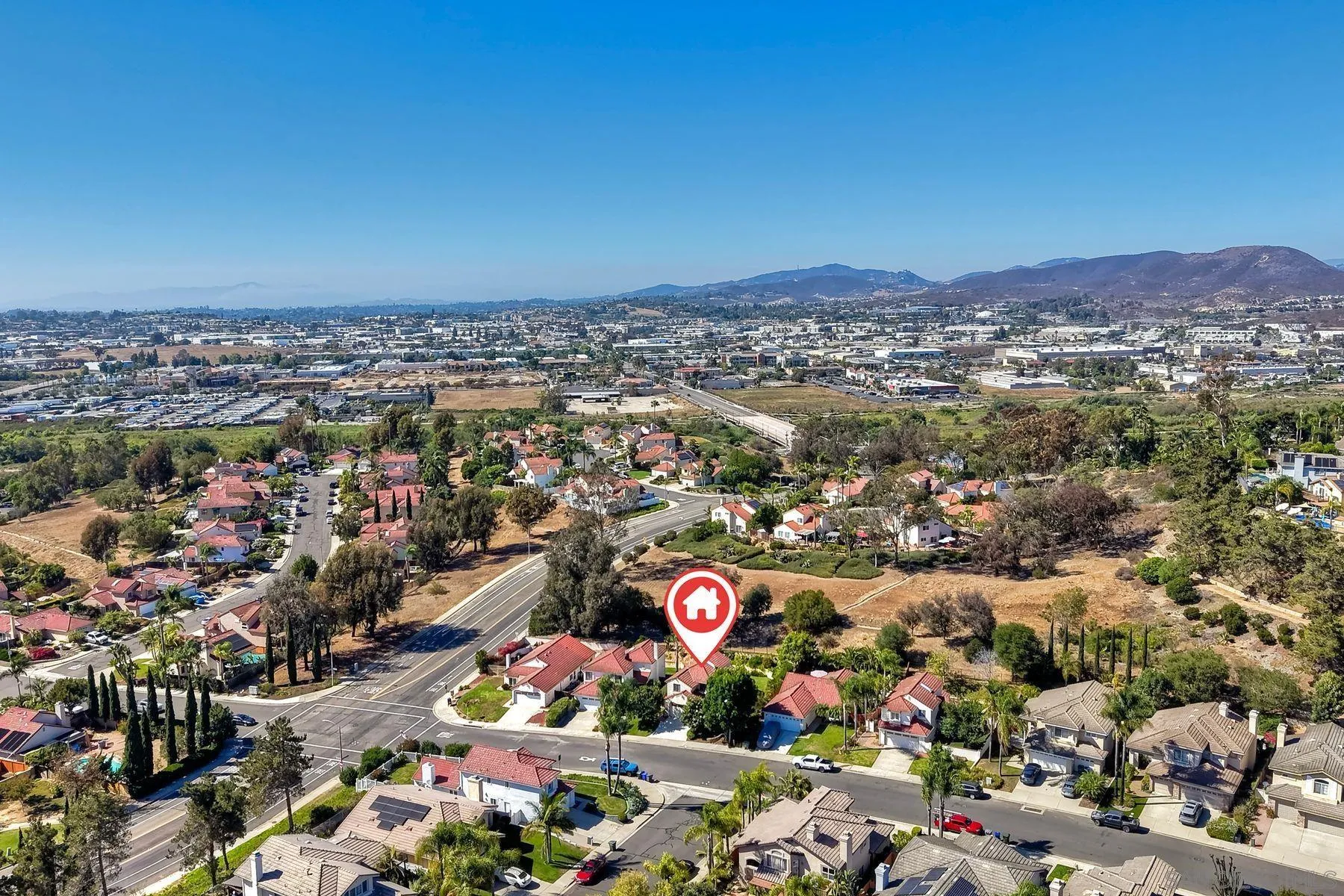 https://cdn.realtyfeed.com/cdn/127/260018901/1b4f81722ba60ccef1faa7843730c4ec.webp